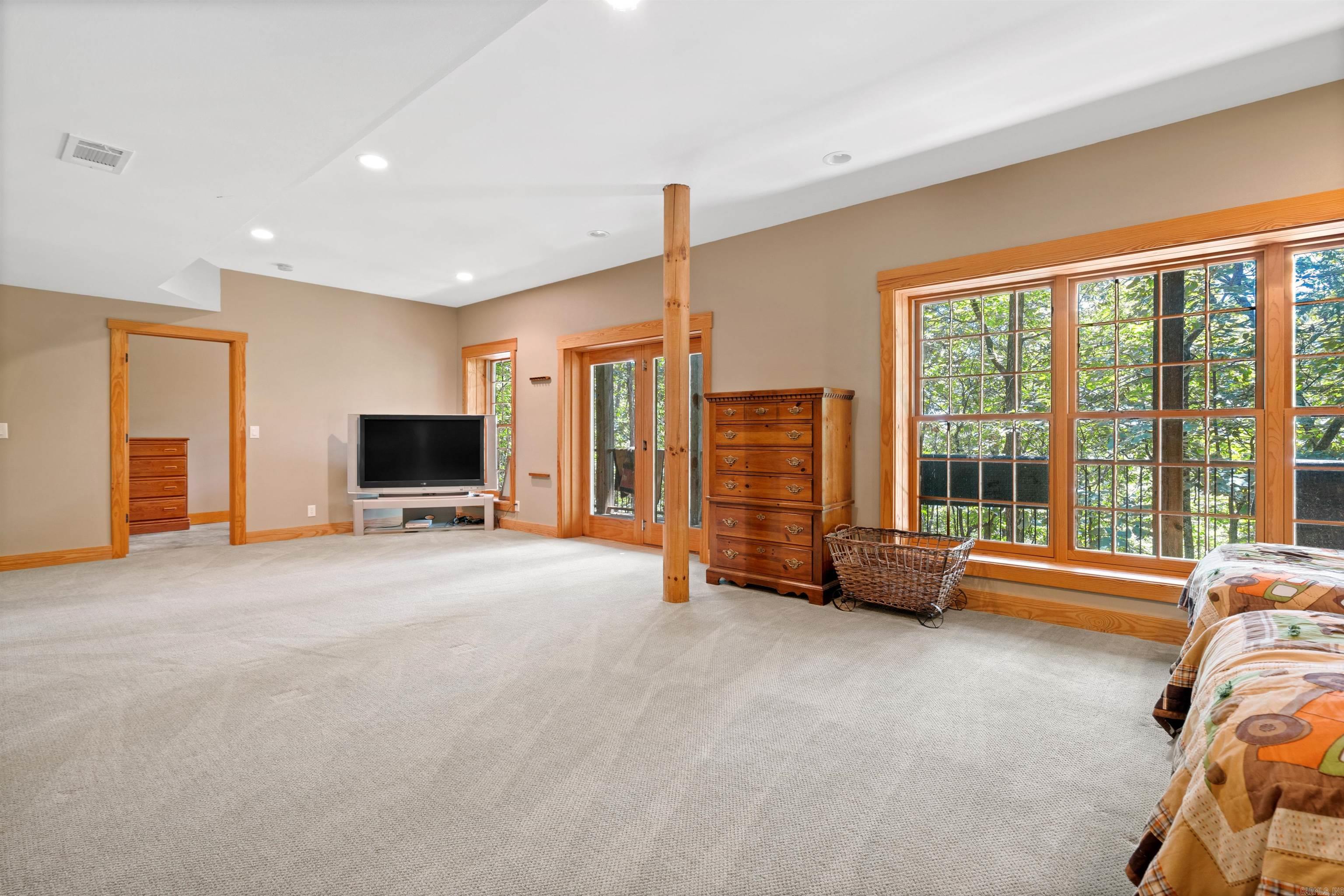 Miguel - Residential