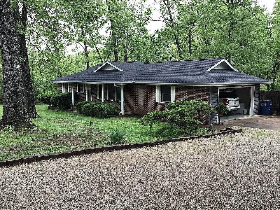 Charming 3/2 1664 sq ft home with many updates boasting a new roof, granite countertops, new flooring, stainless steel appliances, updated bath, and fenced yard.