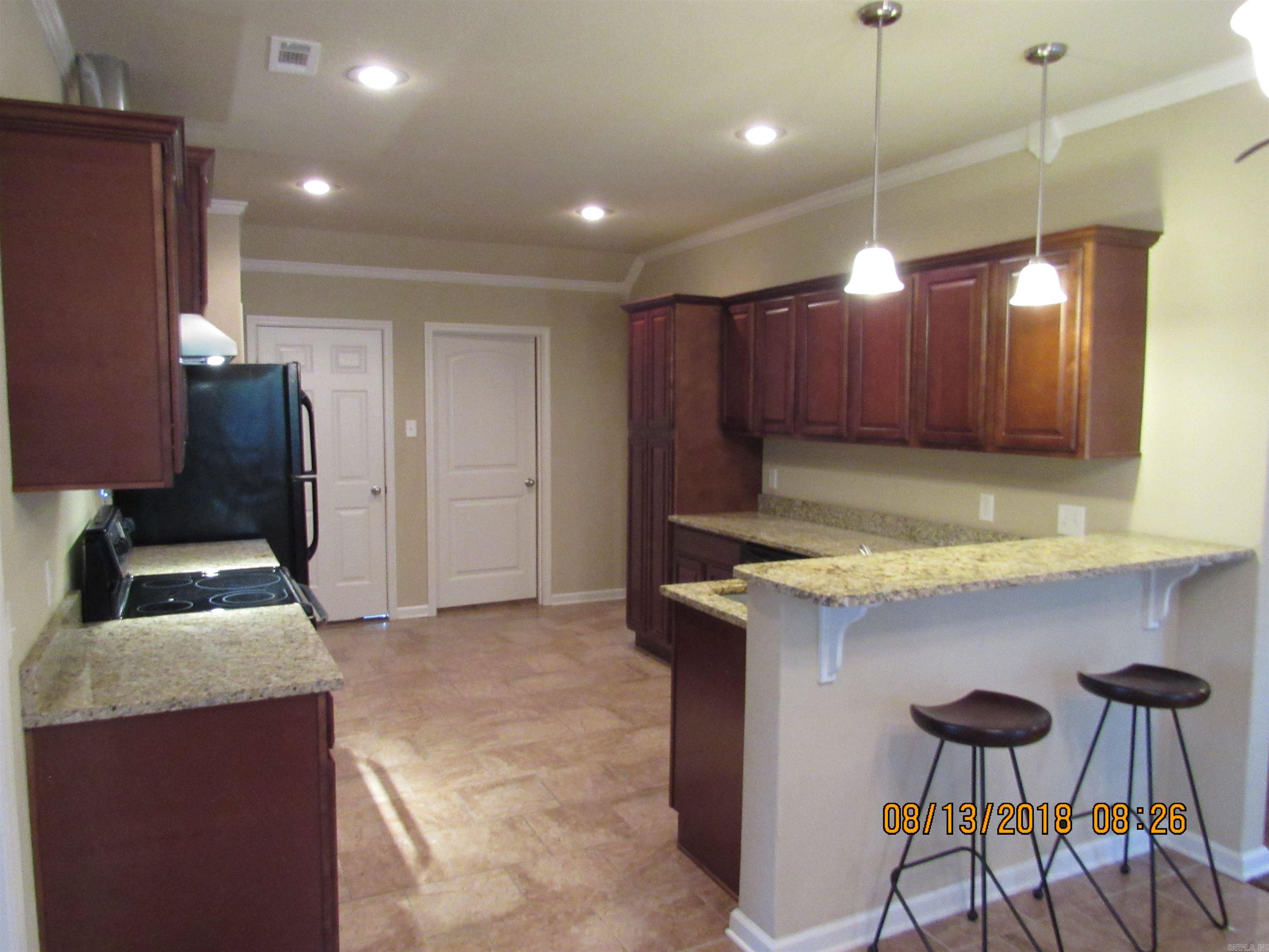 NORTH HILLS ESTATES - Residential Lease