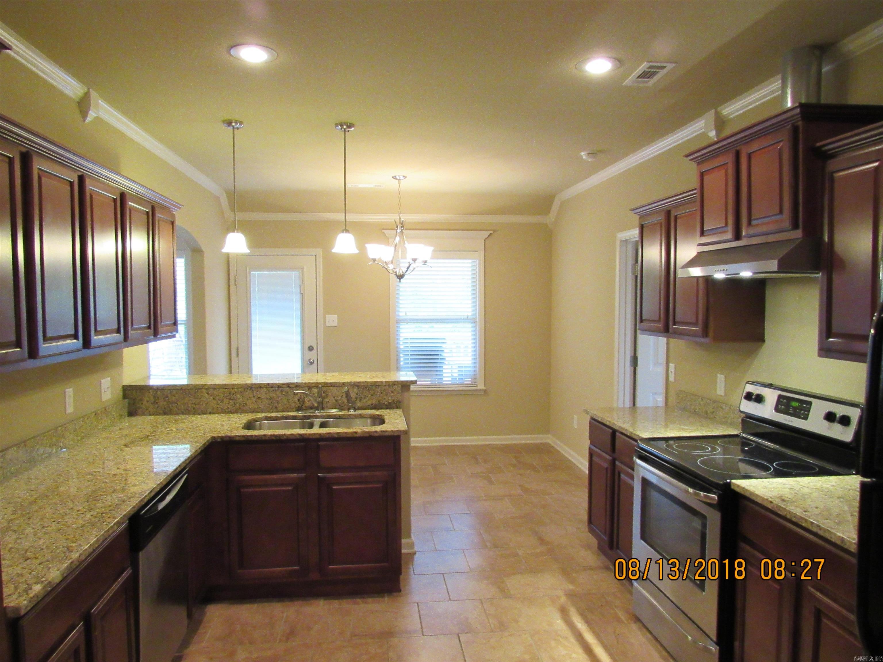 NORTH HILLS ESTATES - Residential Lease