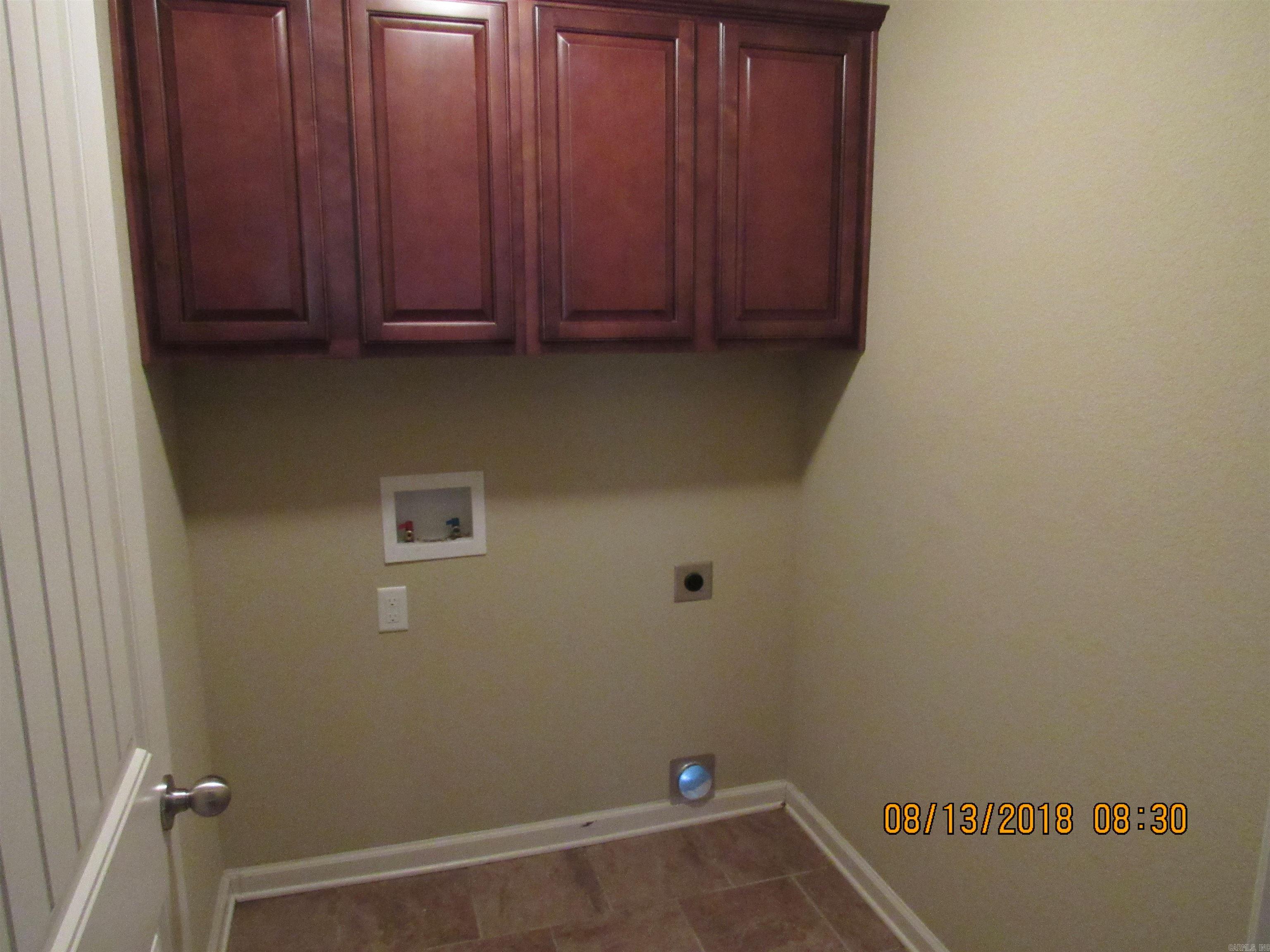 NORTH HILLS ESTATES - Residential Lease