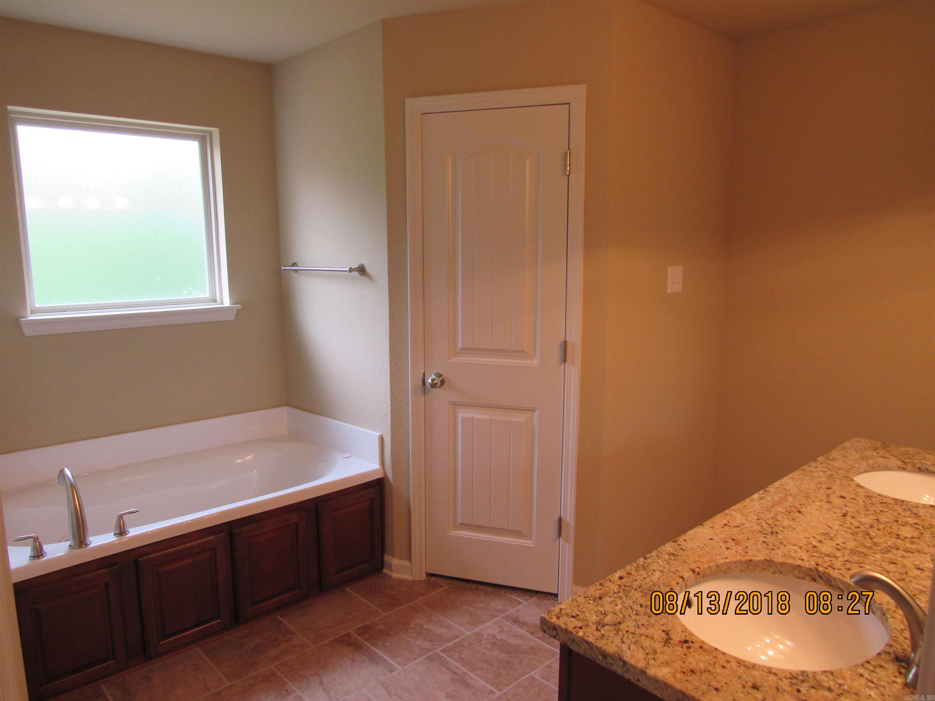 NORTH HILLS ESTATES - Residential Lease