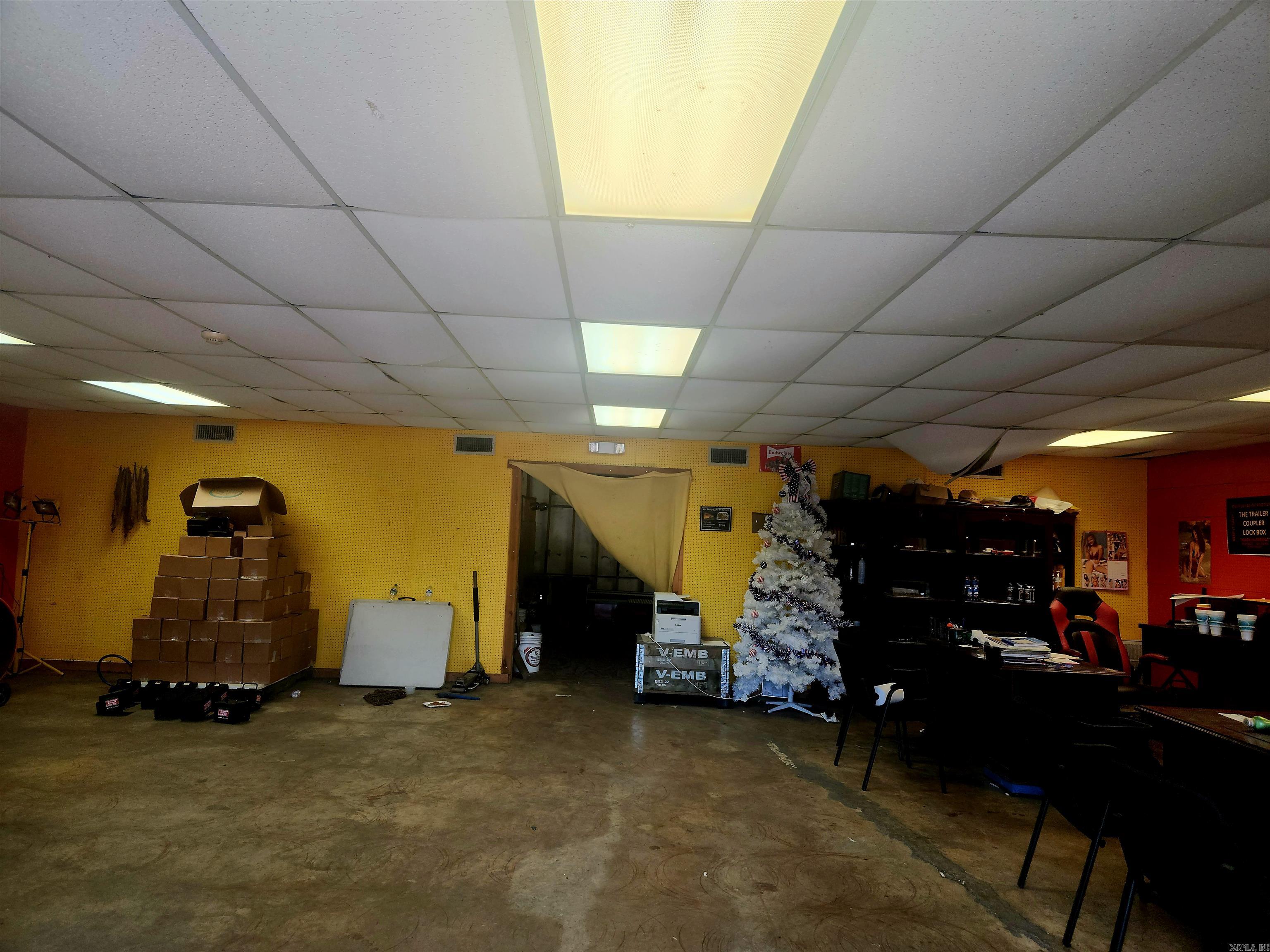 13-2-31 - Commercial Sale