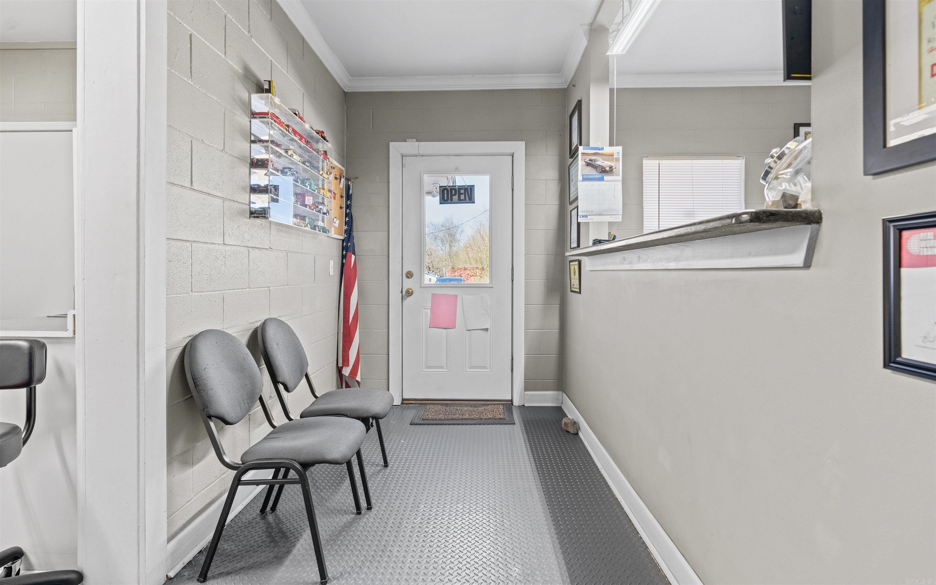 31-1N-19W - Commercial Sale