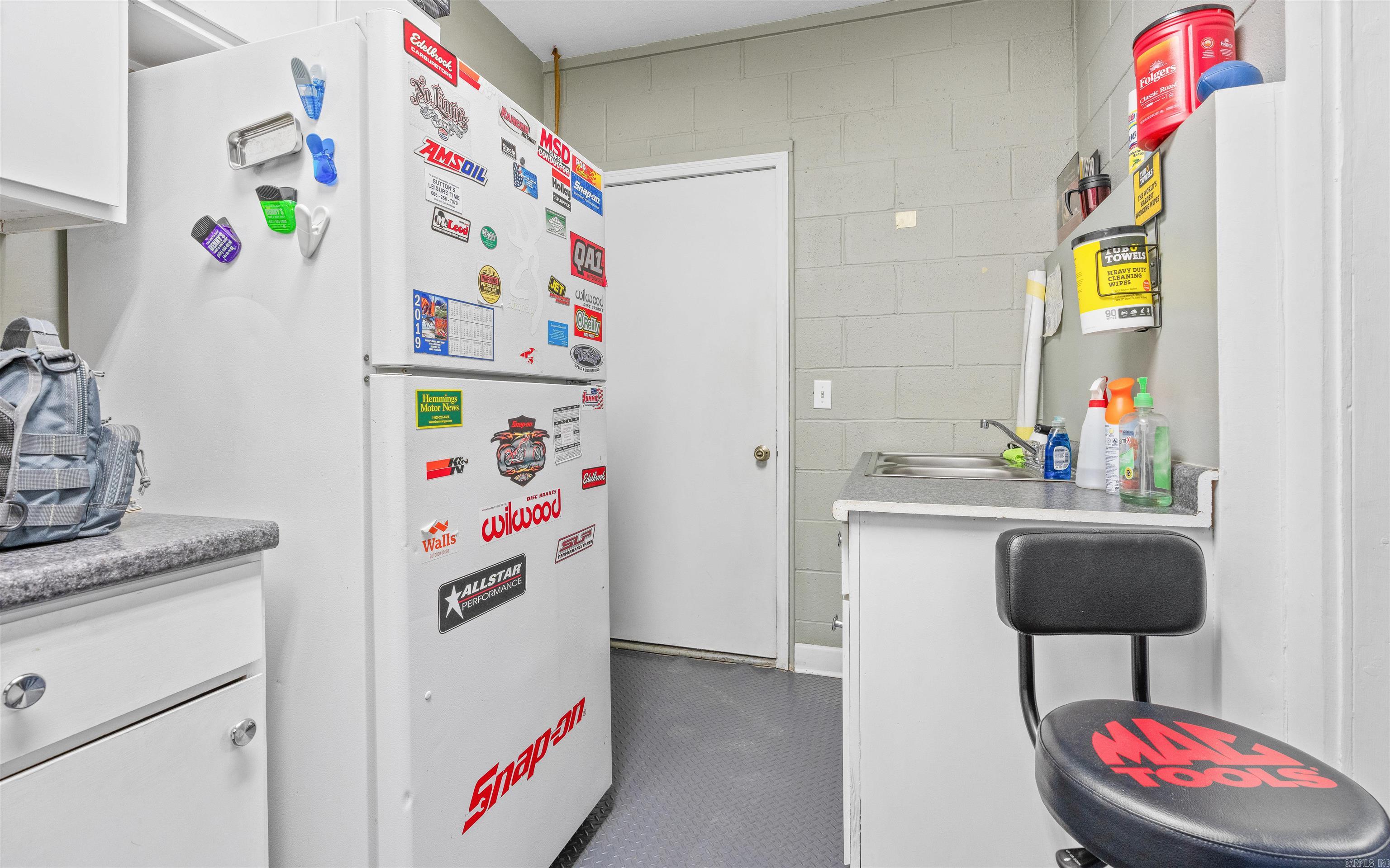 31-1N-19W - Commercial Sale