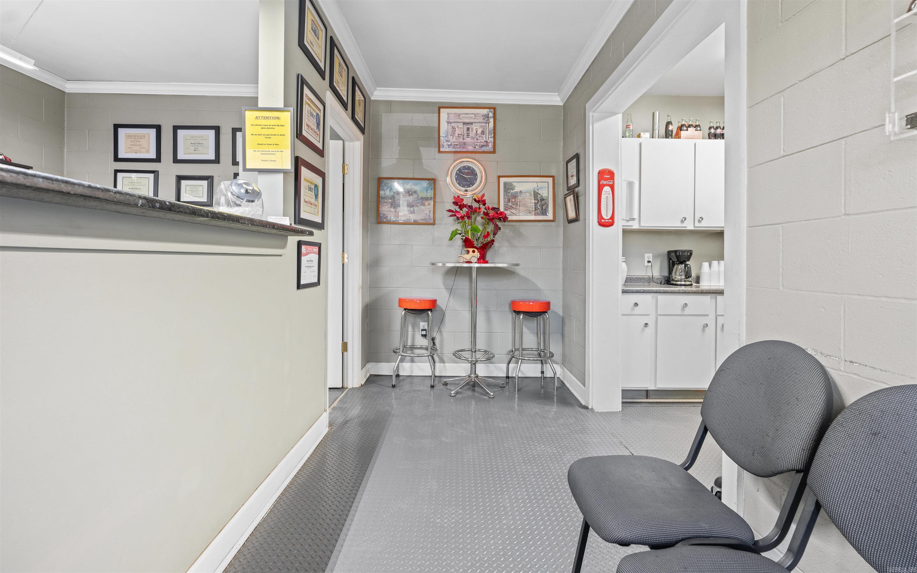 31-1N-19W - Commercial Sale