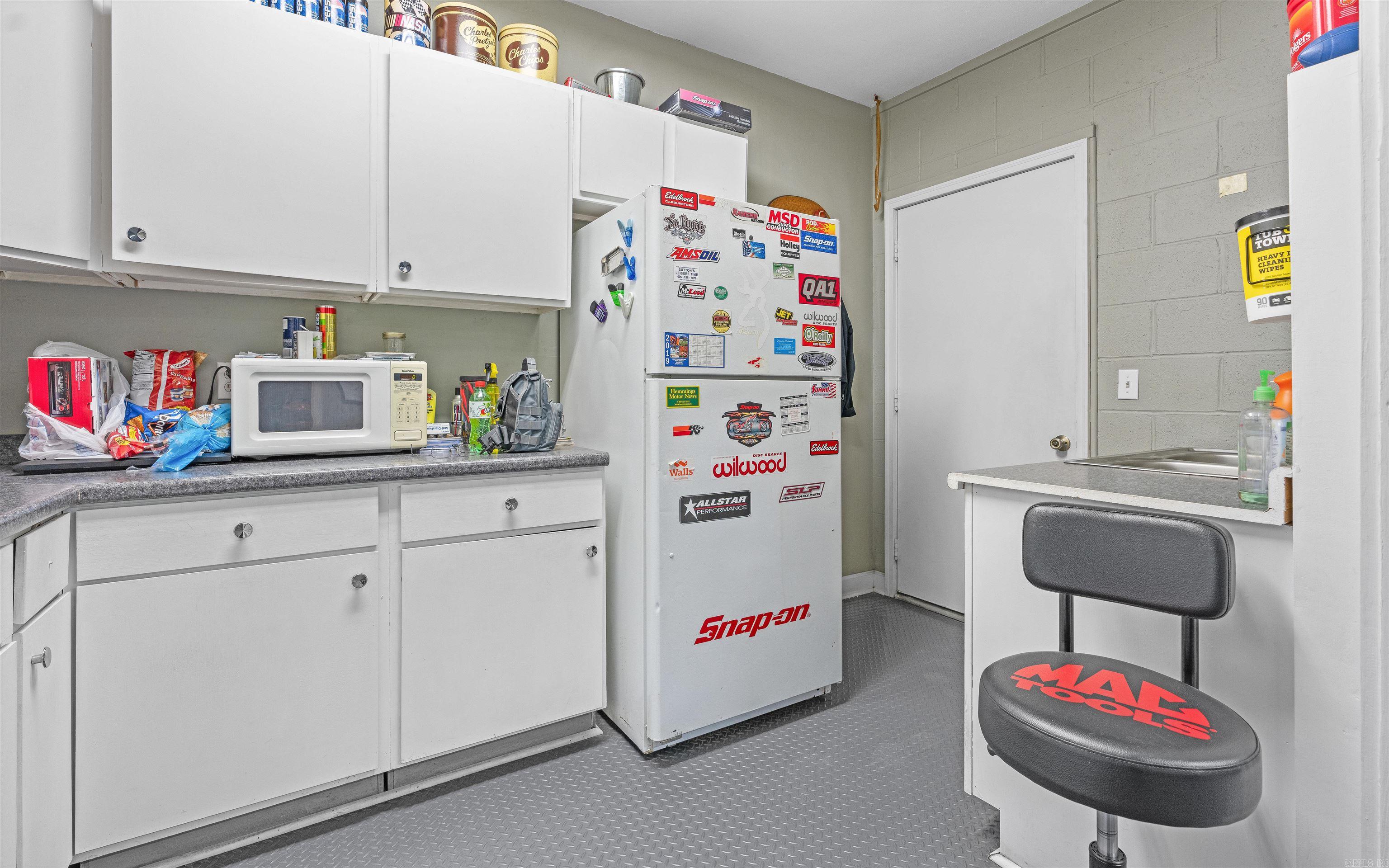 31-1N-19W - Commercial Sale