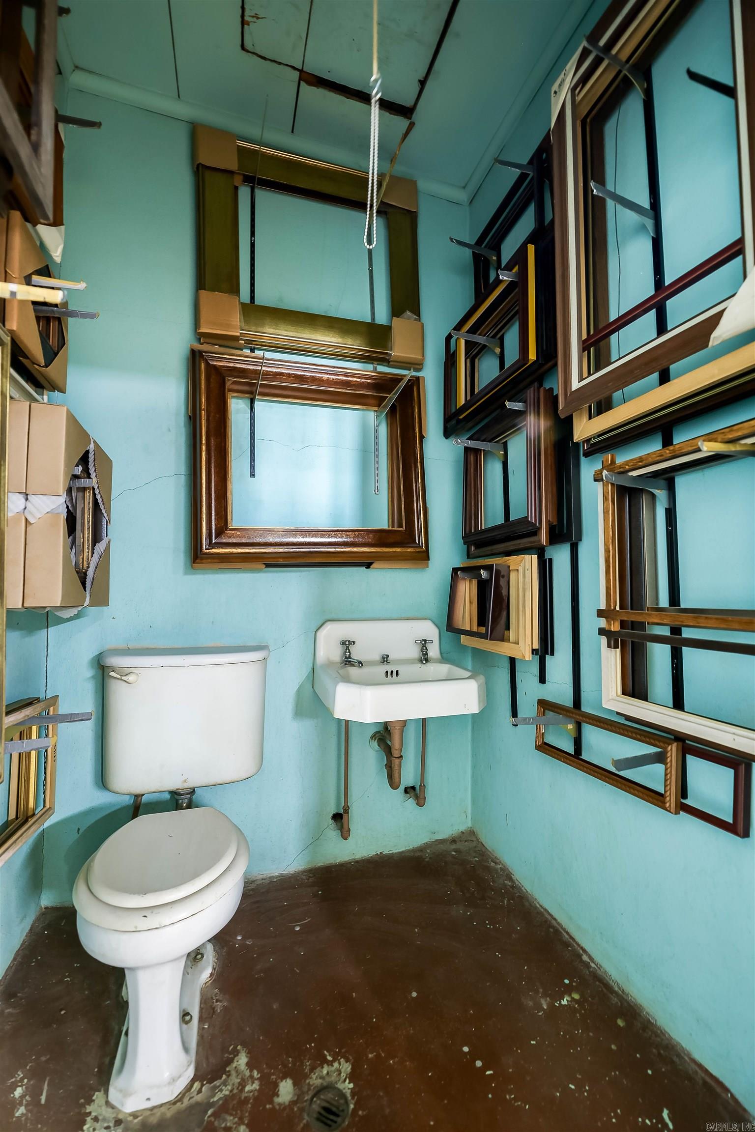 W L BRADLEY ADDN - Commercial Sale