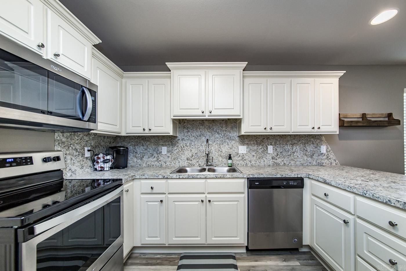 LAKE CHERRYWOOD - Residential