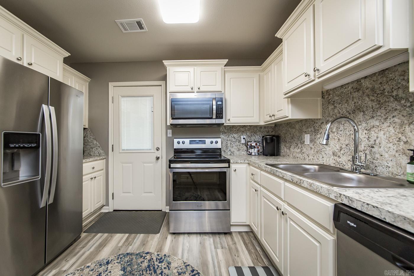 LAKE CHERRYWOOD - Residential