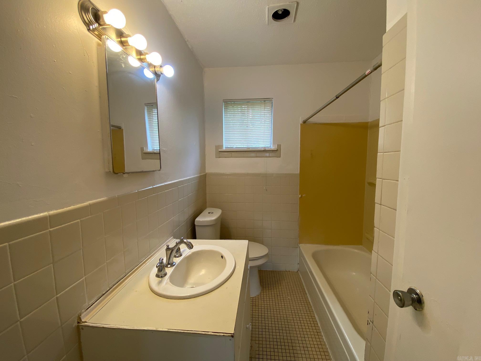 Duprees East Jack - Residential Lease