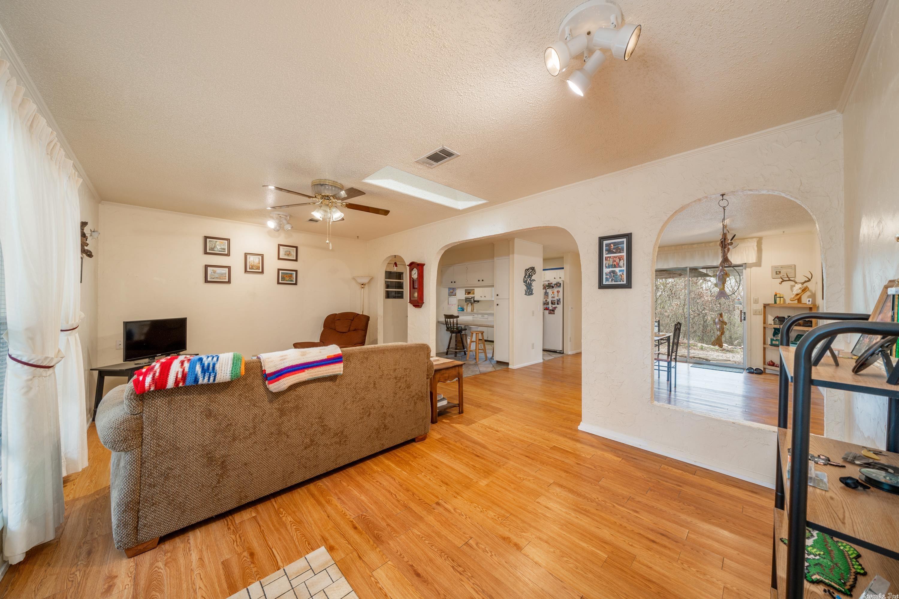 CRESTMONT - Residential