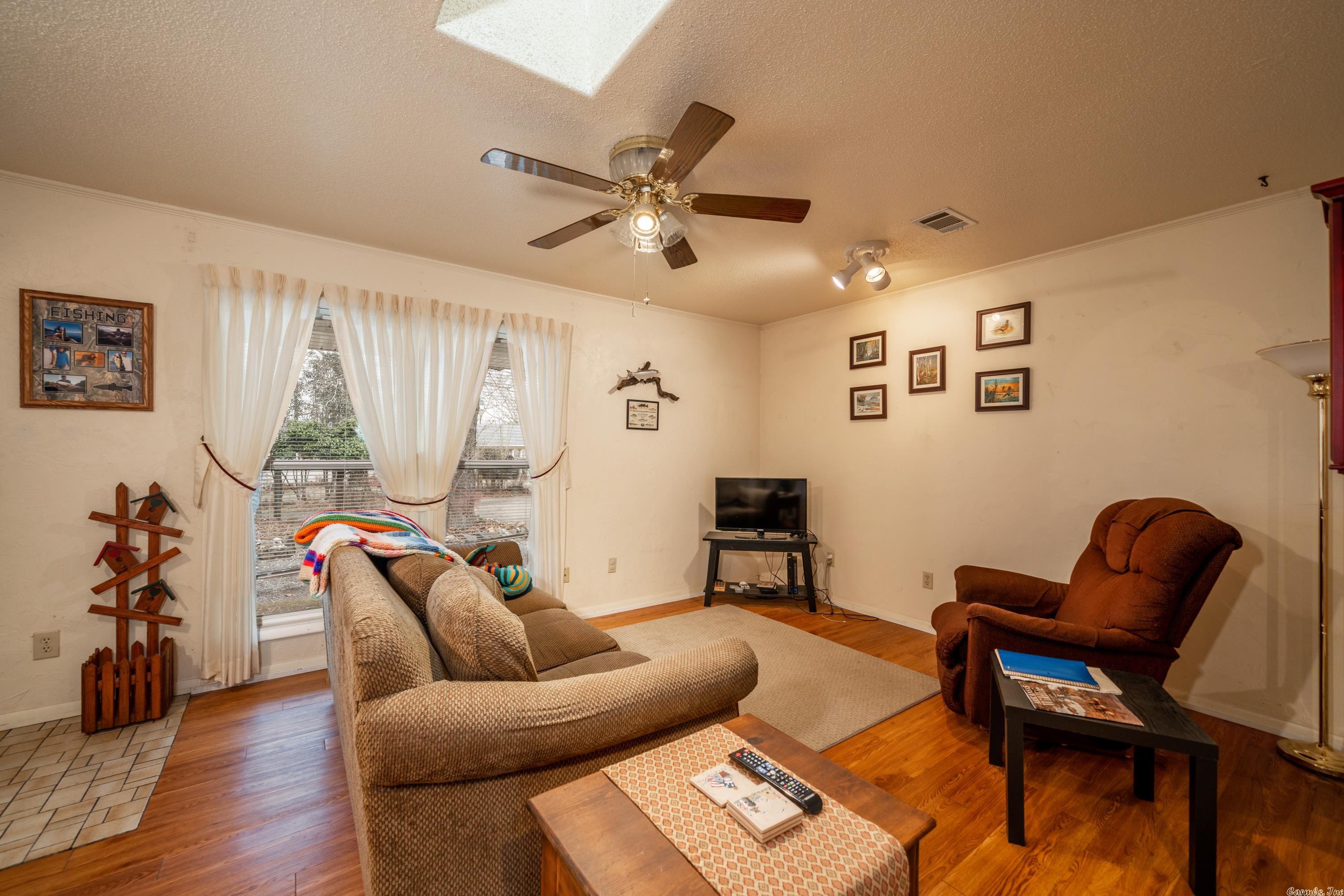 CRESTMONT - Residential