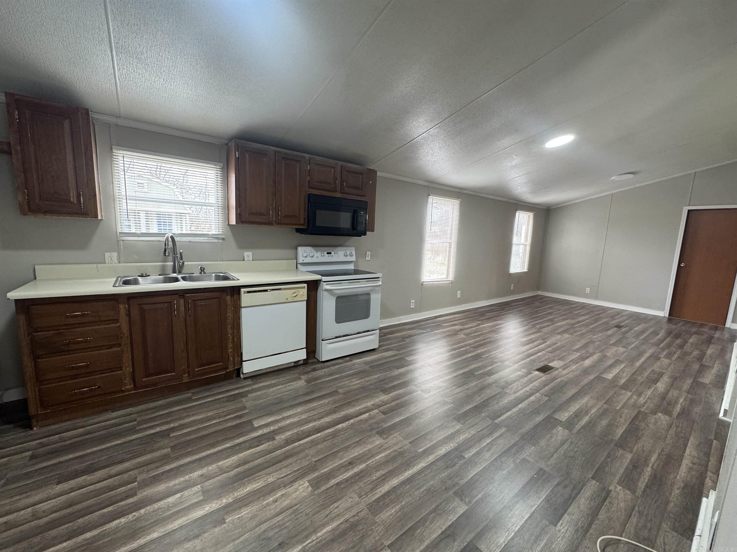 BLACK OAK - Residential