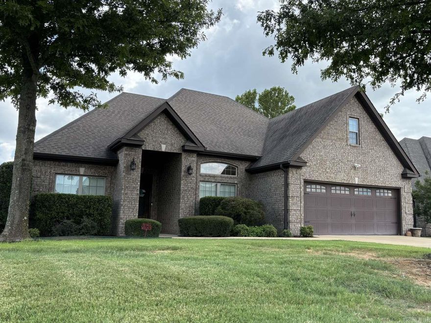 This beautifully maintained 4 bedroom, 2 bathroom home offers 2,137 square feet of thoughtfully designed living space in a desirable, family-friendly neighborhood. With a freshly painted interior, the home presents a clean, move-in ready feel. The open floor plan and impressive 12-foot ceilings create a bright, airy atmosphere throughout the main living areas. A fenced-in backyard provides privacy and security, making it an ideal outdoor retreat.  • 4 bedrooms, 2 bathrooms • 2,137 sq. ft. of living space • Freshly painted interior • Open floor plan with 12-foot ceilings • Fenced-in backyard • Family-friendly neighborhood • Convenient location near Southwest Drive