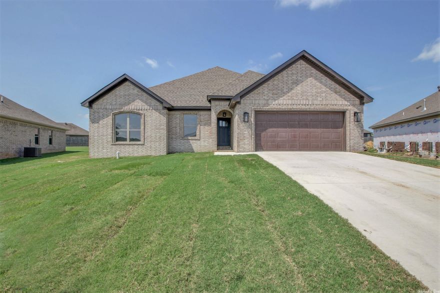 GORGEOUS NEW CONSTRUCTION -- Awesome location near LRAFB w/ convenient freeway access. Lovely kitchen w/ granite counter tops & Massive pantry. Popular split bedroom floor plan. Big closet w/ built-in drawers, double sinks, tub & separate Custom tiled walk-in shower in master. Spacious living area w/ hardwood floors & gas log fireplace. Large laundry room. Huge covered back patio. 1-year builder's warranty including and Builder willing to pay some closing costs.