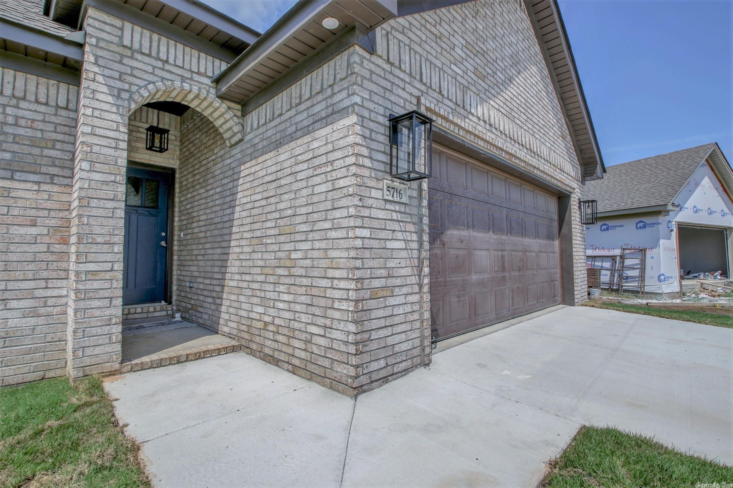 JAXON TERRACE - Residential