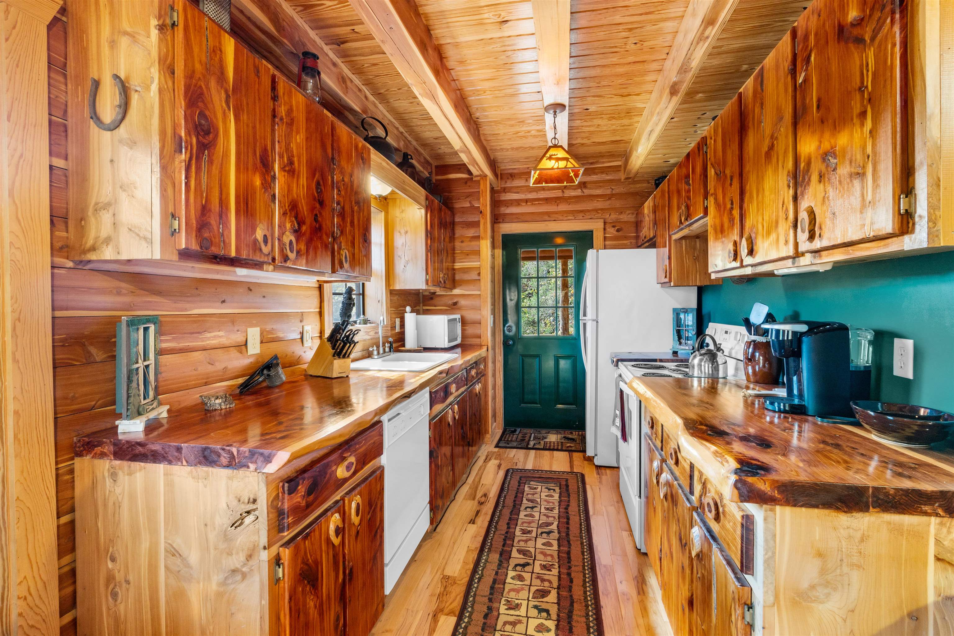 BLUE HOLE BOTTOMS - Residential