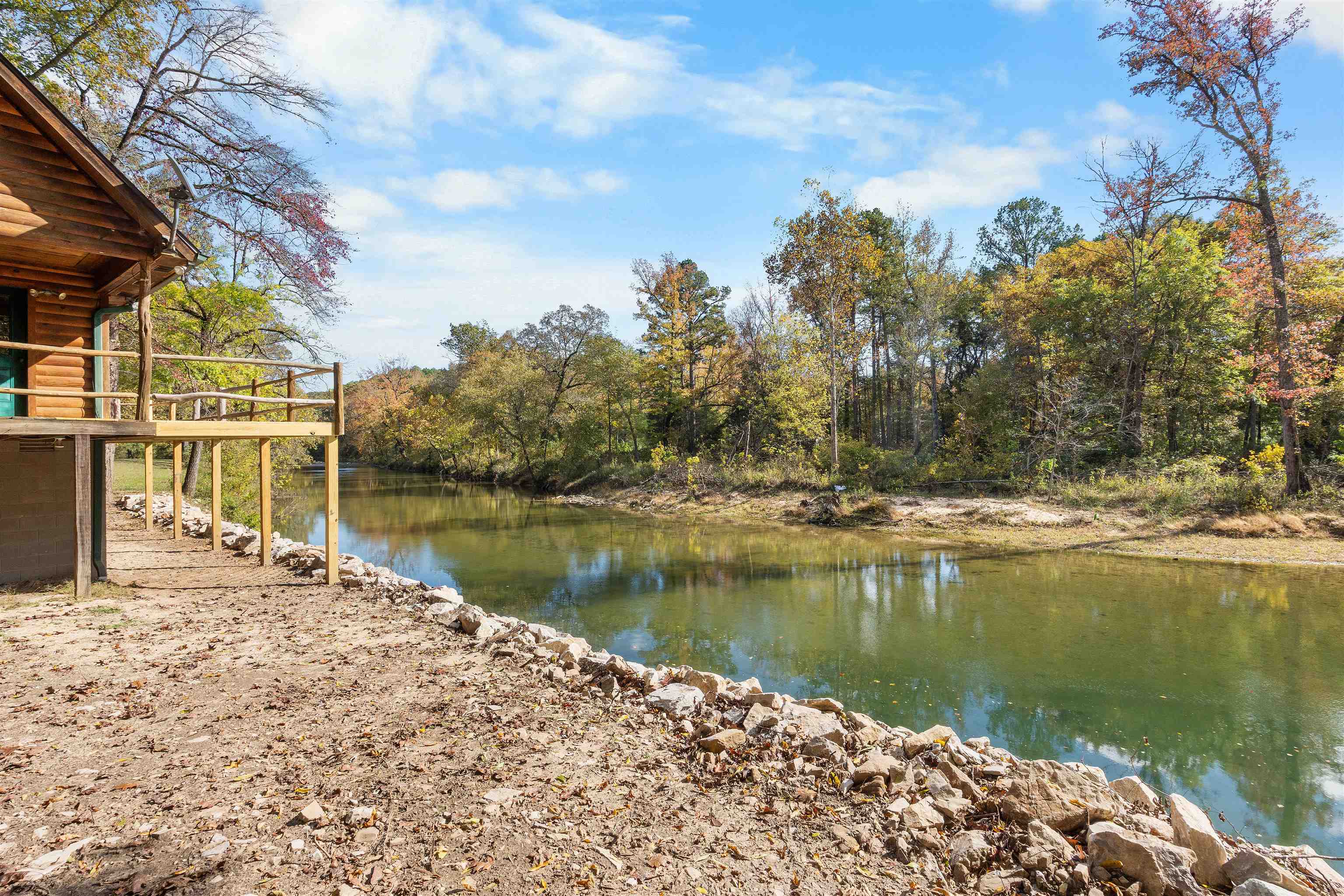 BLUE HOLE BOTTOMS - Residential