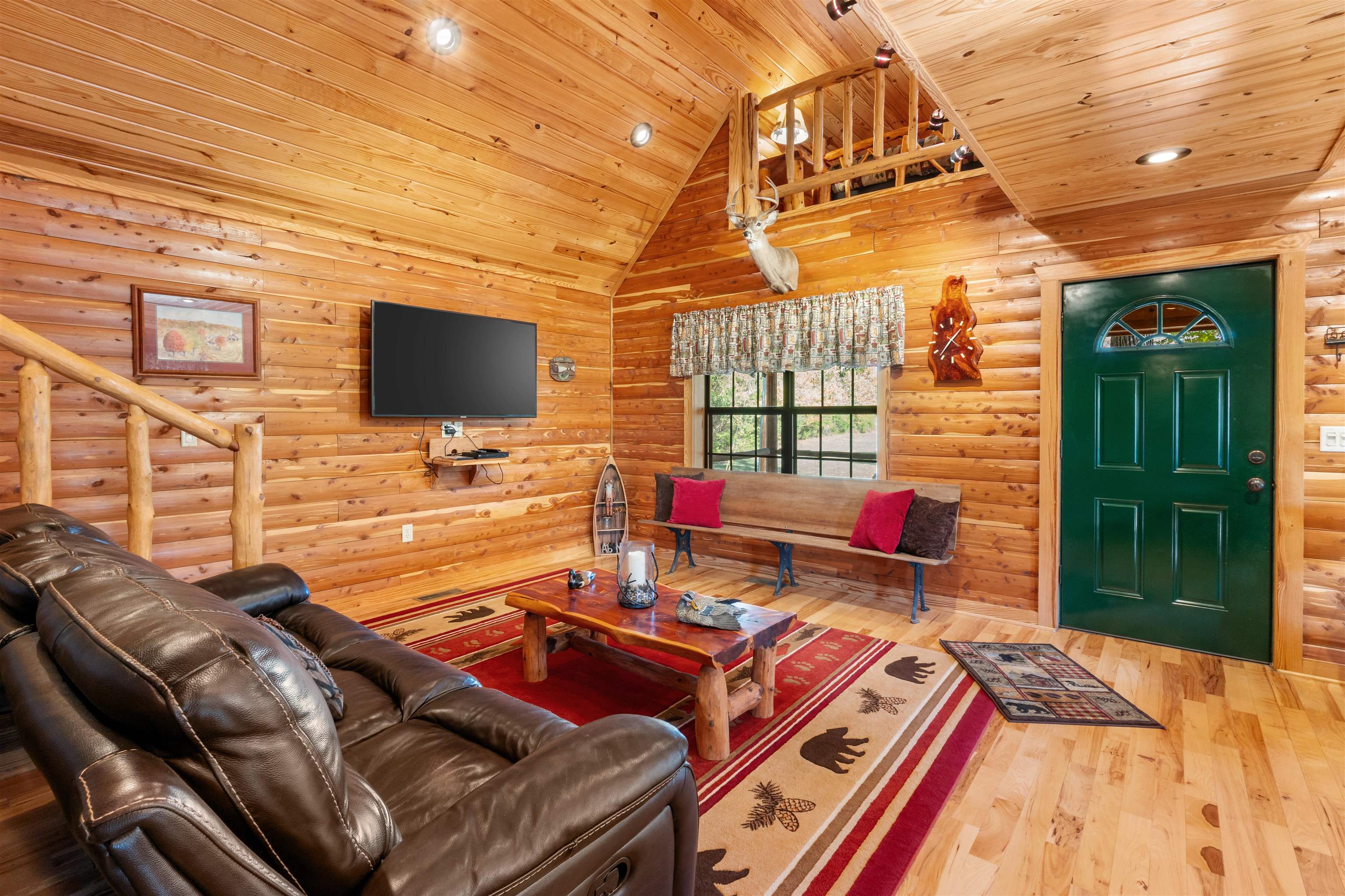 BLUE HOLE BOTTOMS - Residential