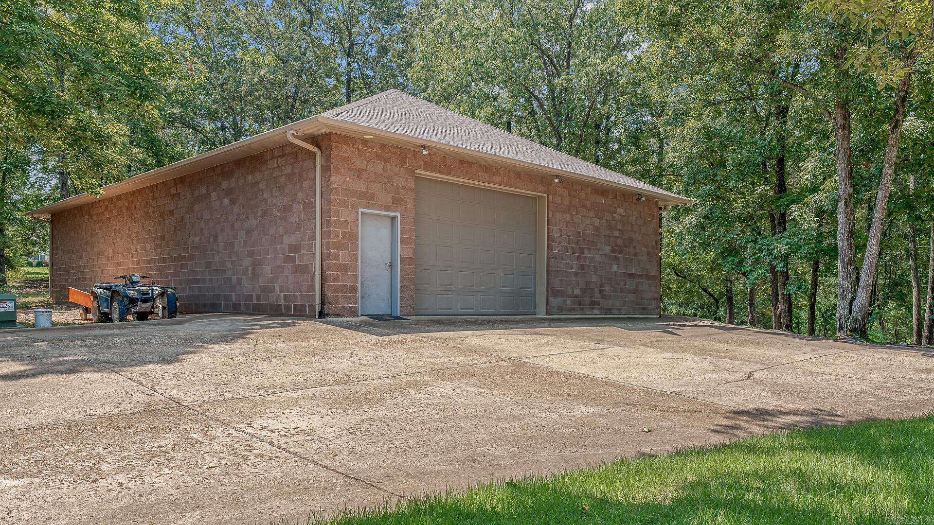 DEER RUN ESTATES - Residential