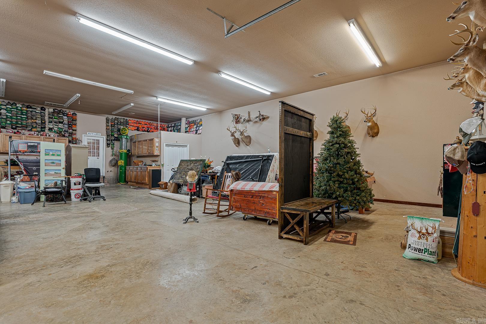 DEER RUN ESTATES - Residential