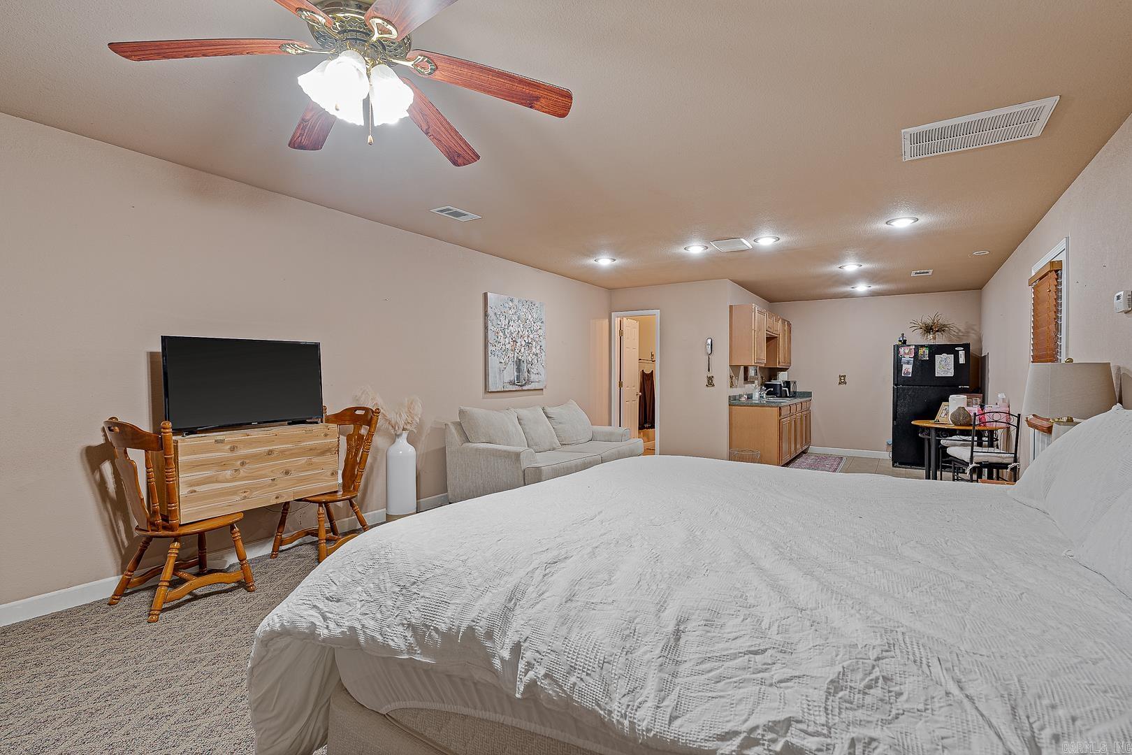 DEER RUN ESTATES - Residential