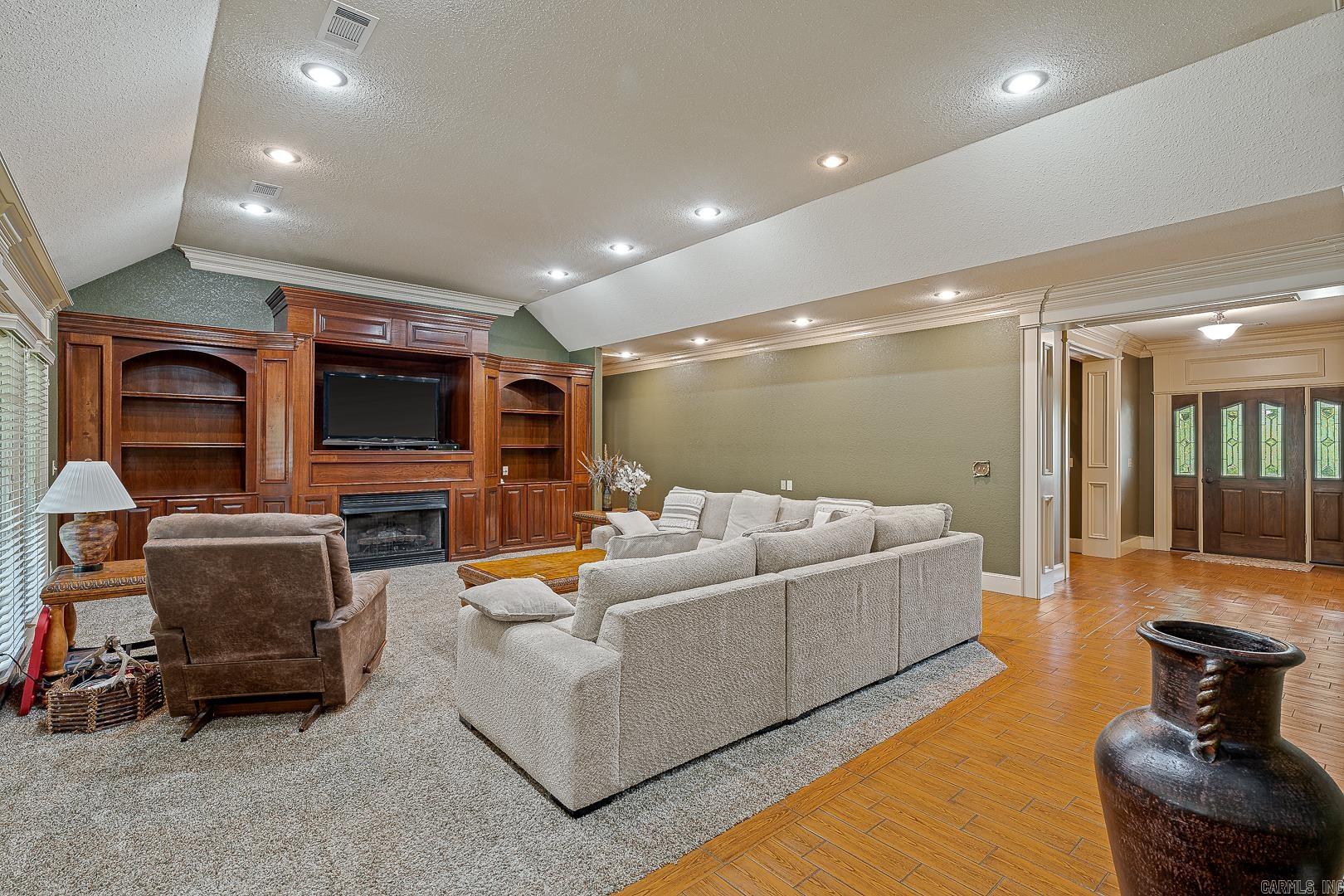 DEER RUN ESTATES - Residential