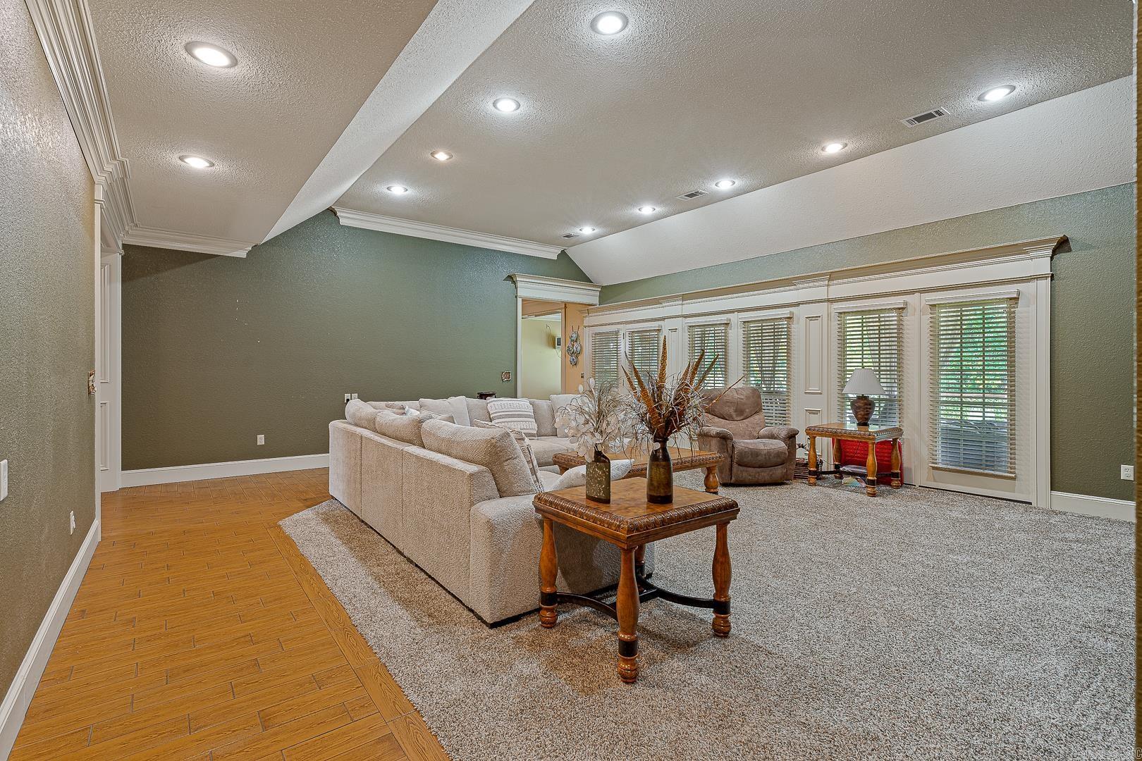 DEER RUN ESTATES - Residential