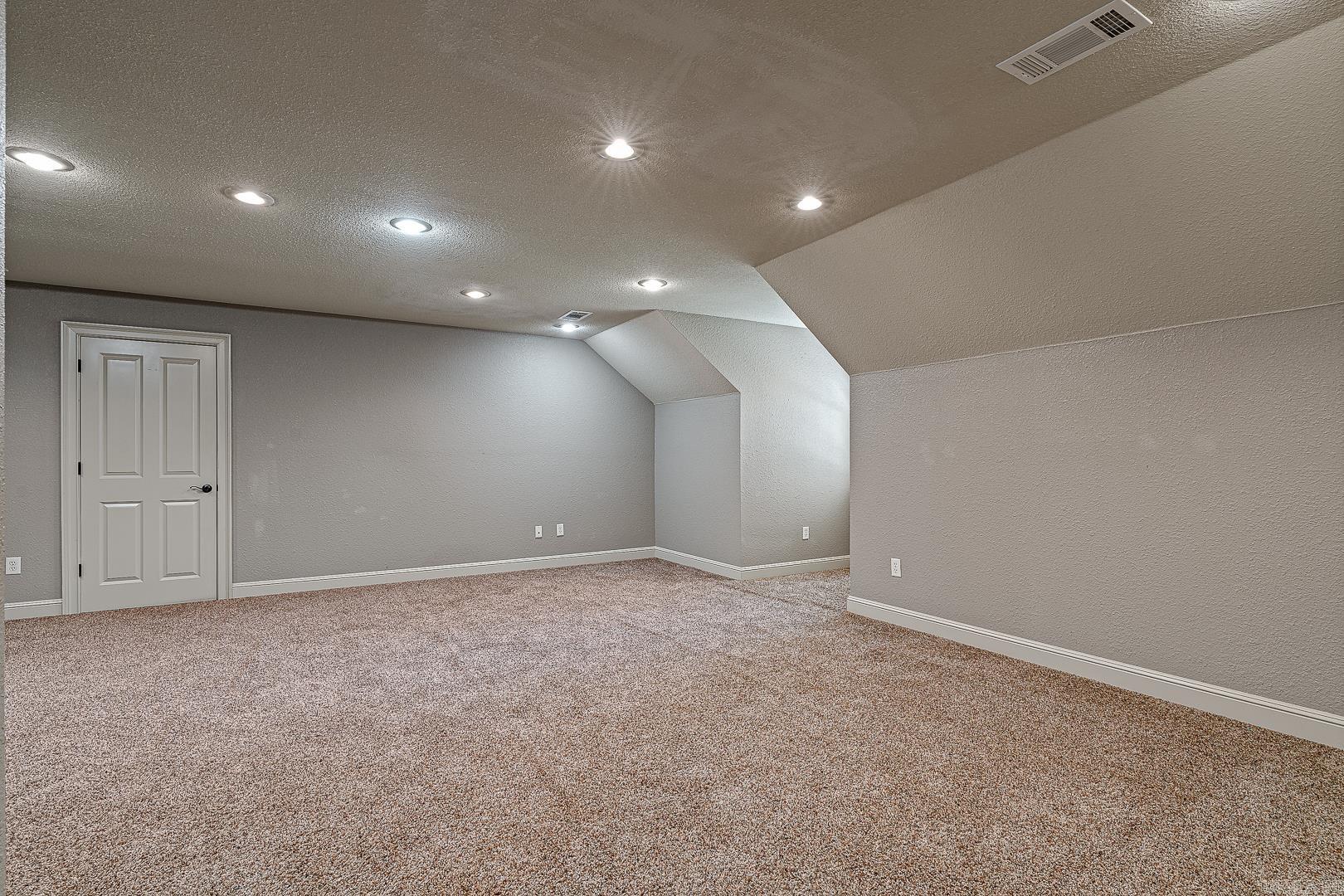 DEER RUN ESTATES - Residential