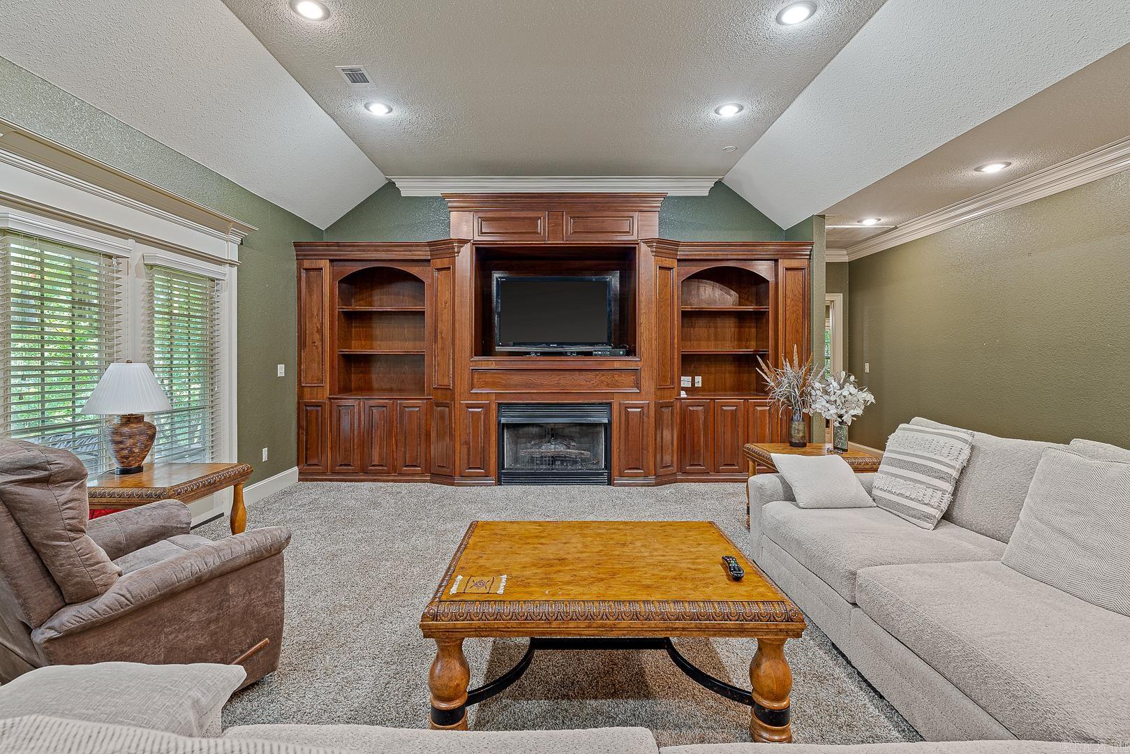 DEER RUN ESTATES - Residential
