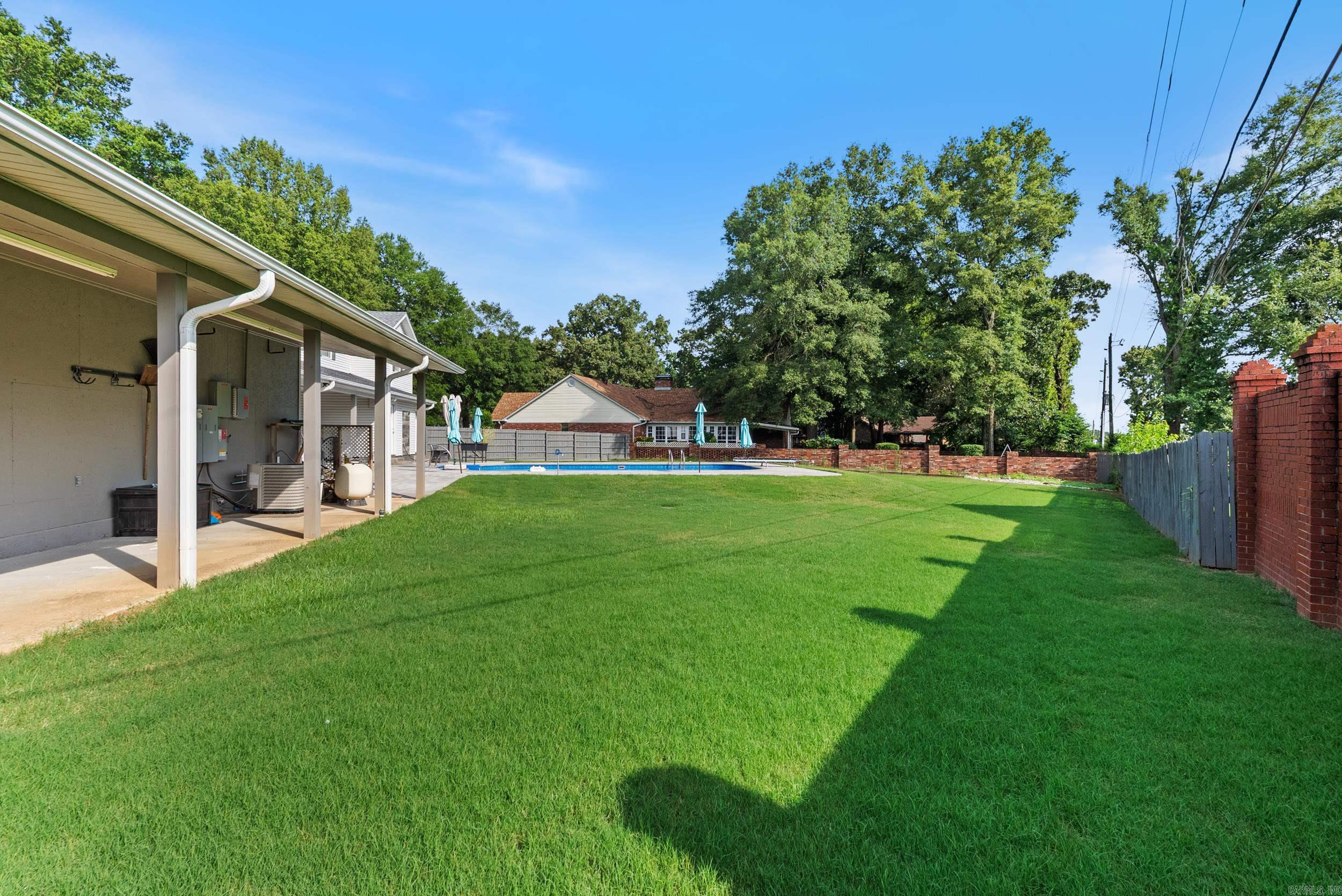 RIVER OAKS - Residential