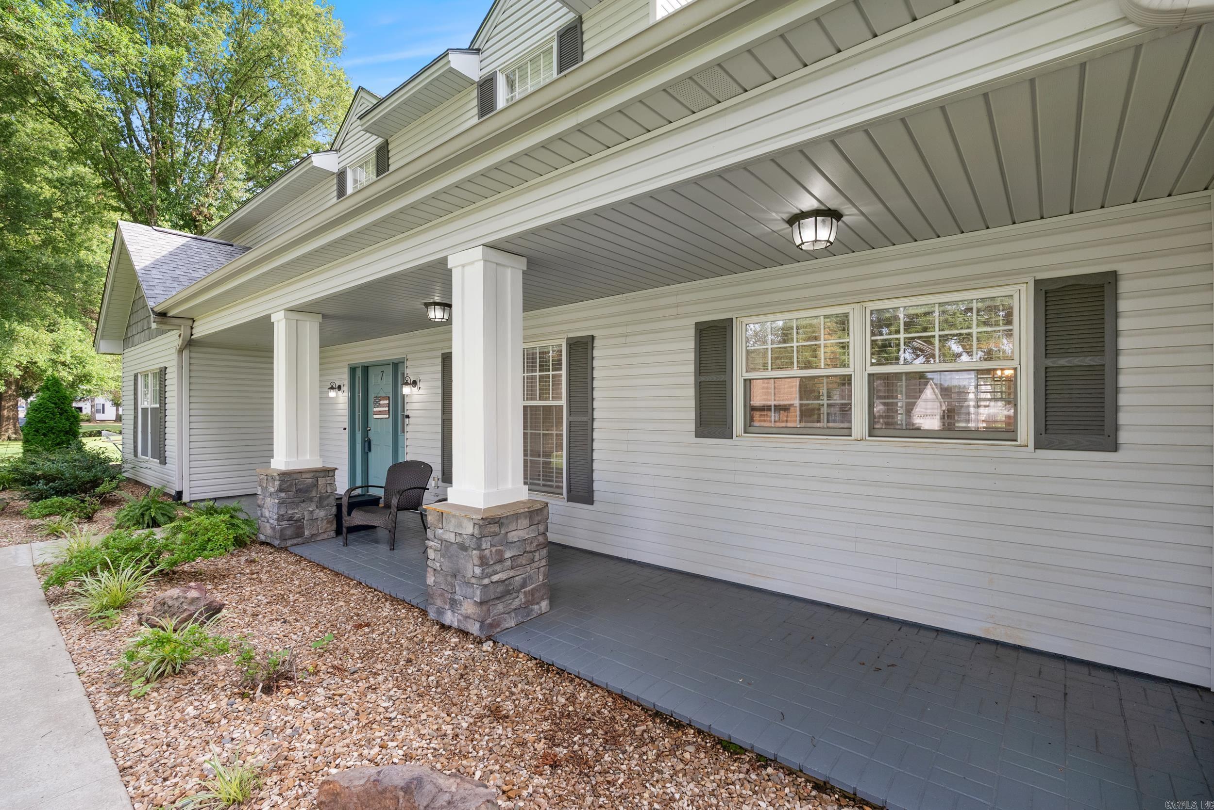 RIVER OAKS - Residential