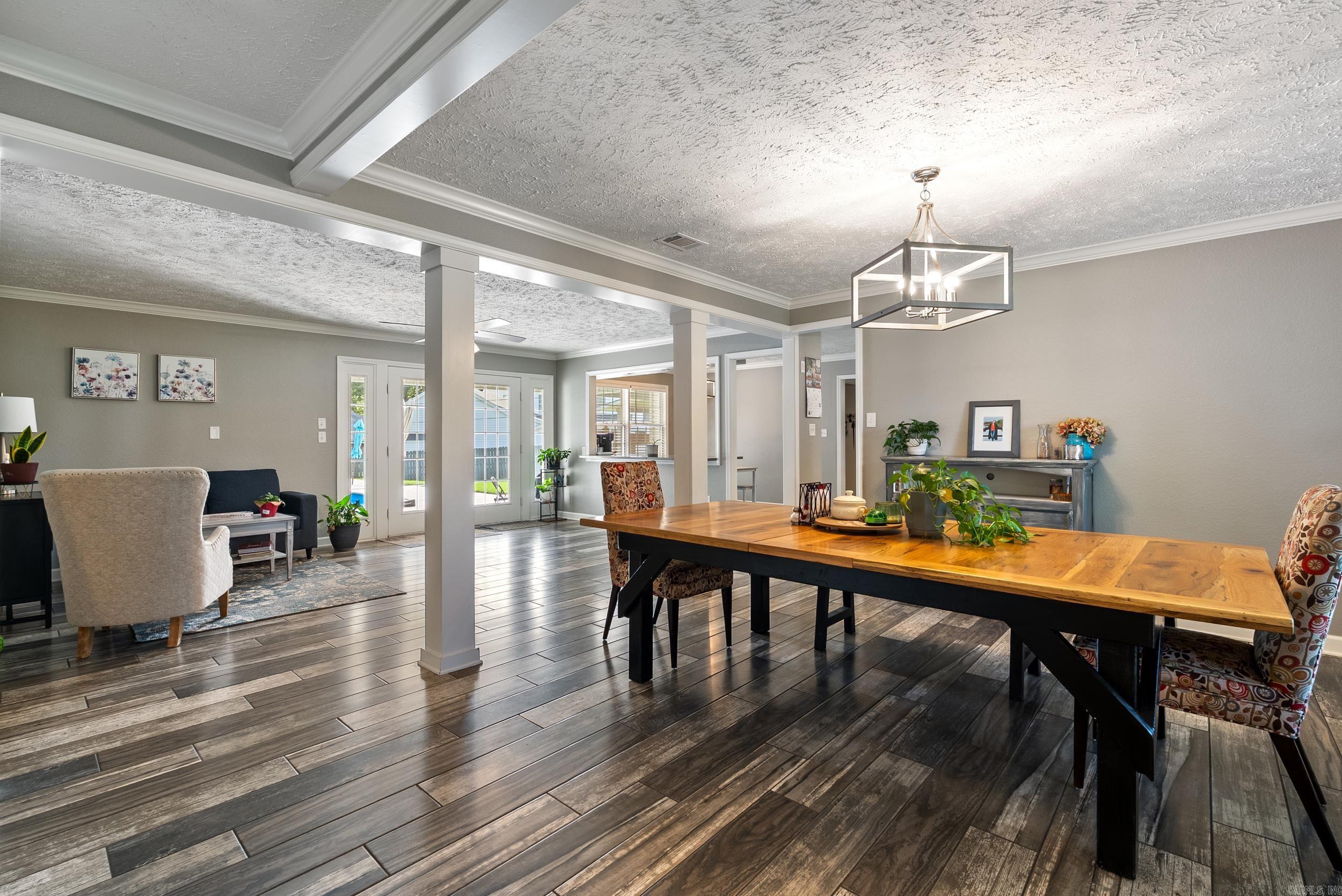 RIVER OAKS - Residential