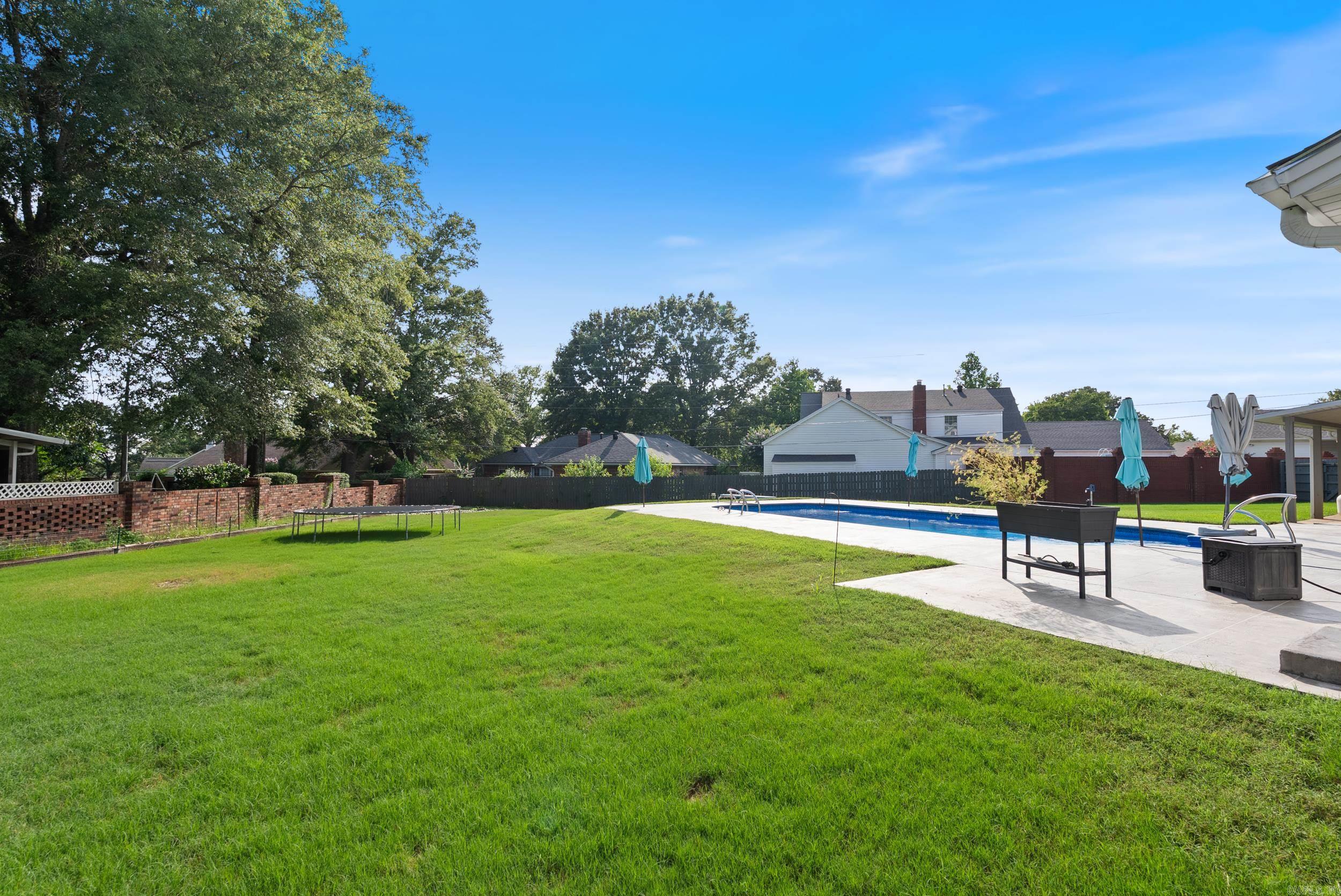RIVER OAKS - Residential