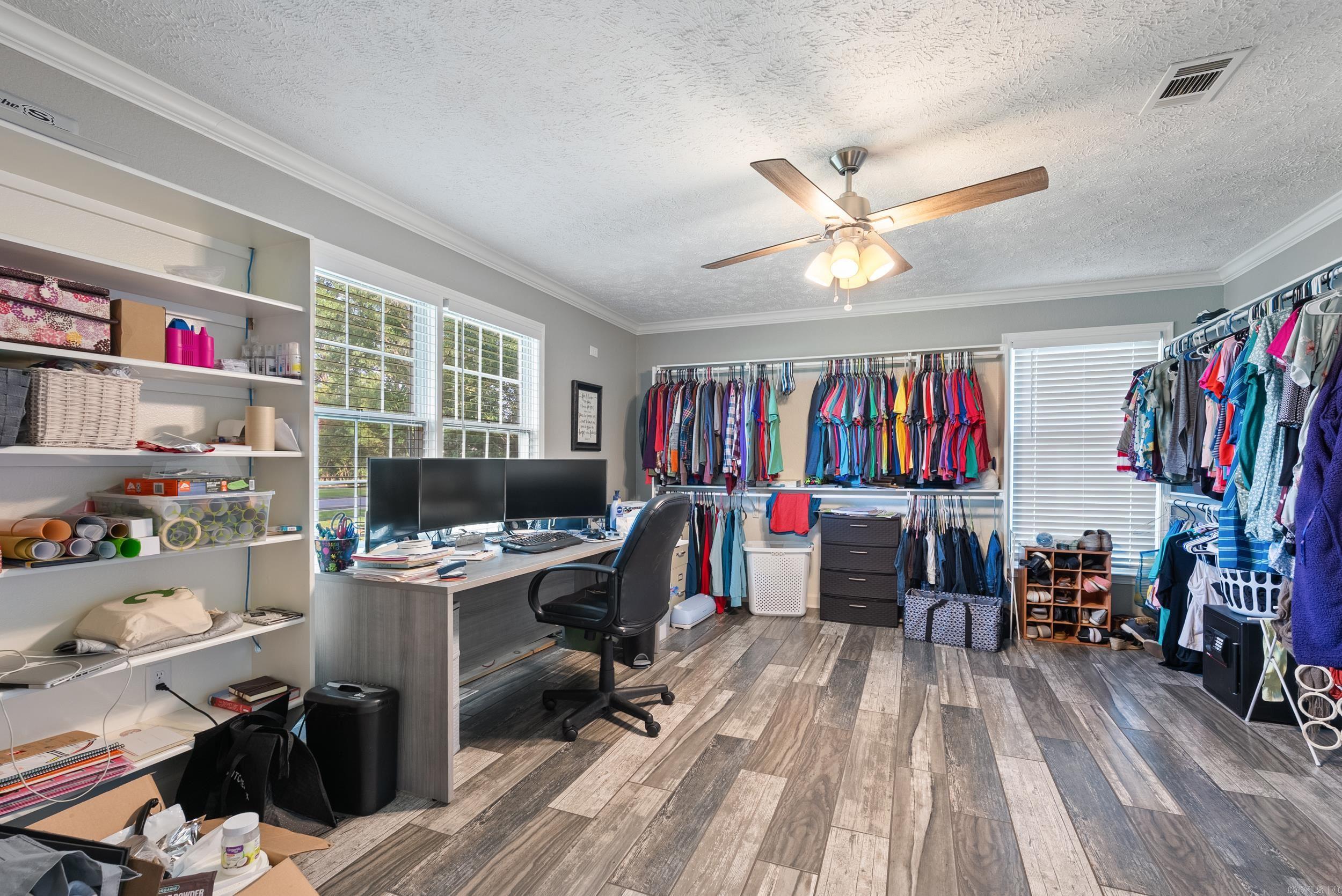 RIVER OAKS - Residential