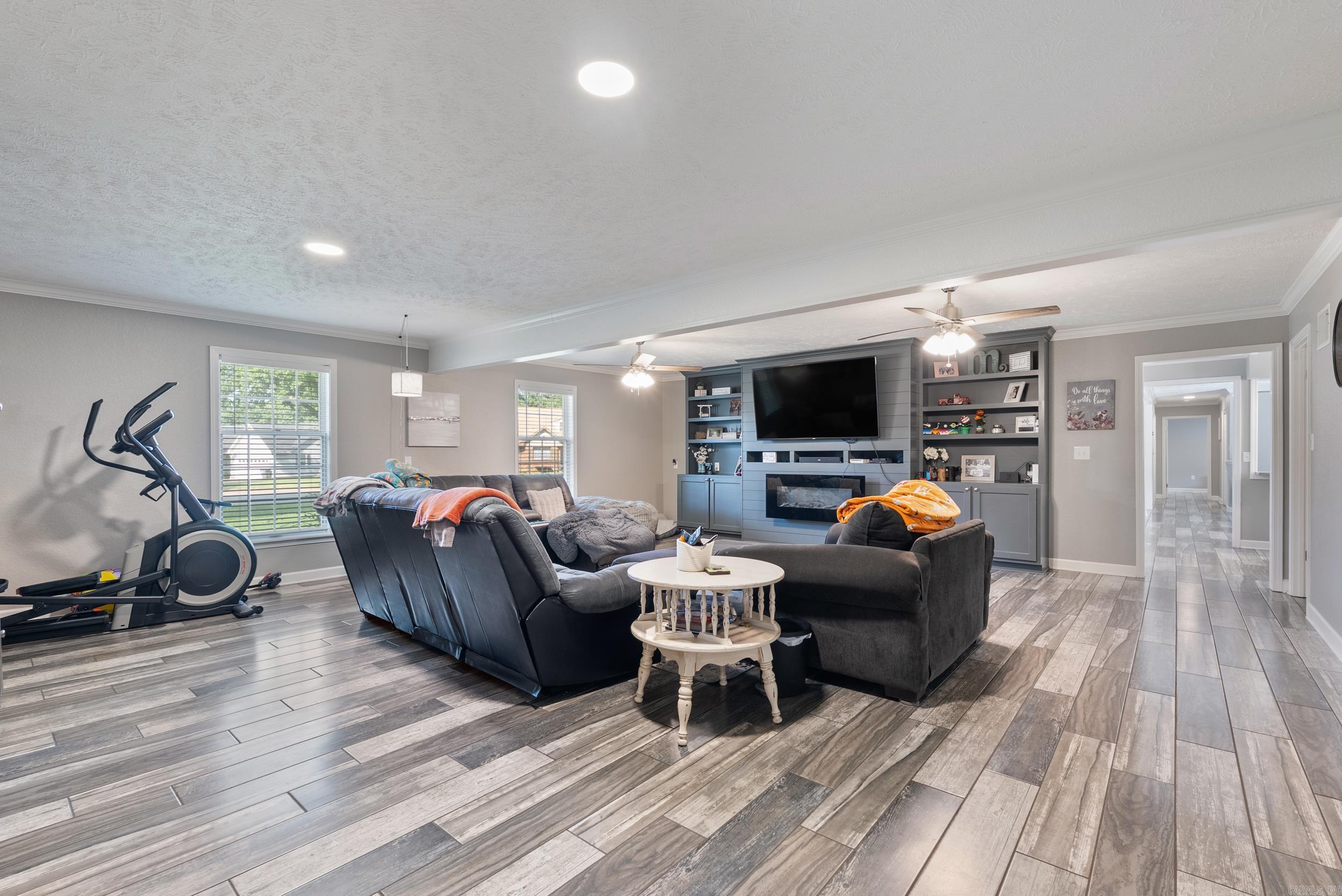 RIVER OAKS - Residential