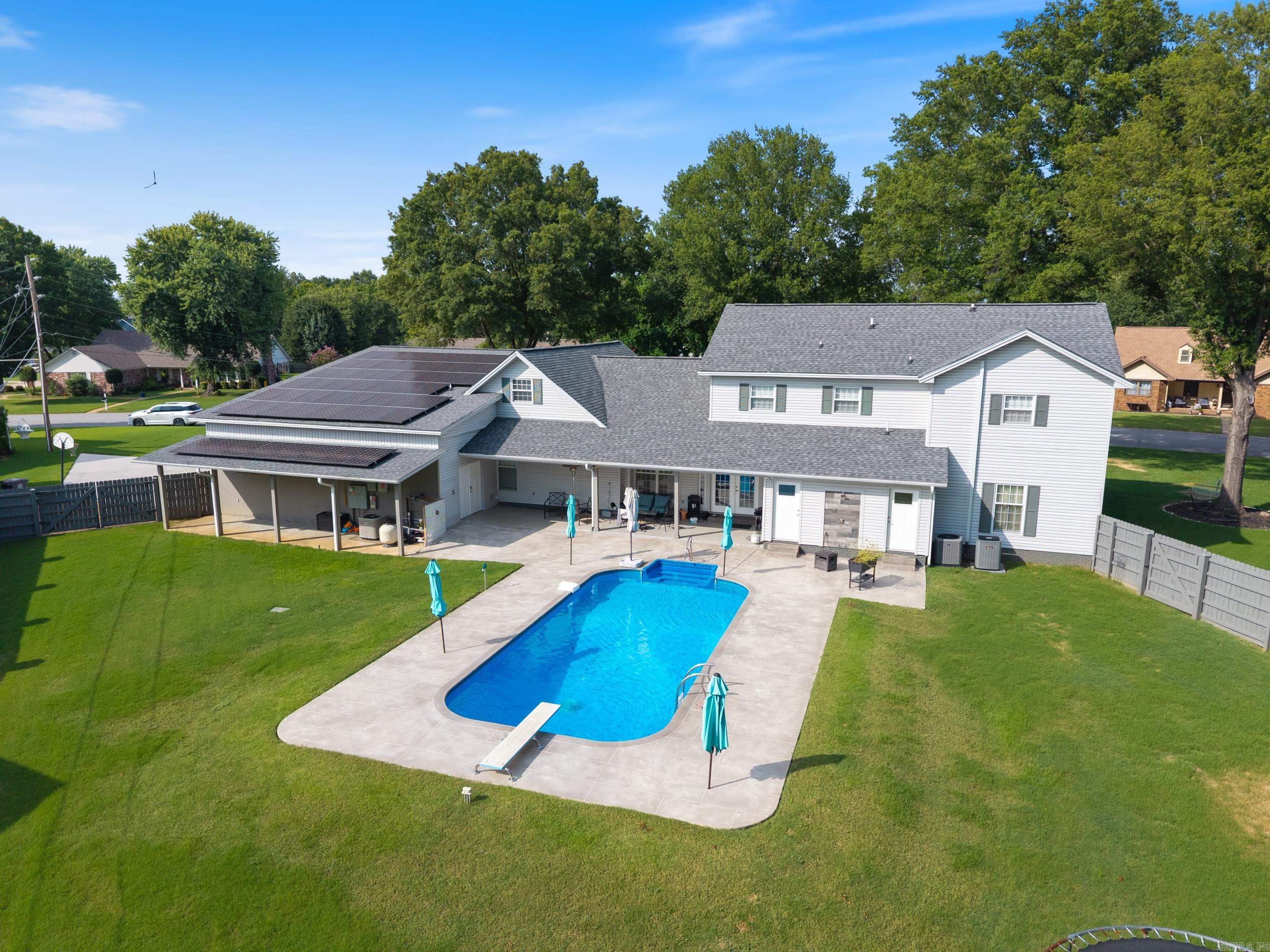 RIVER OAKS - Residential