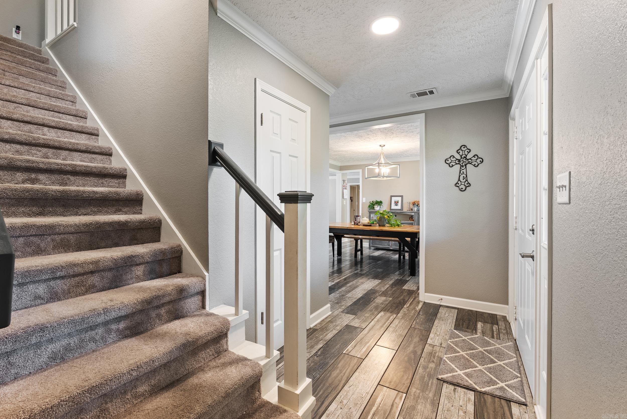 RIVER OAKS - Residential