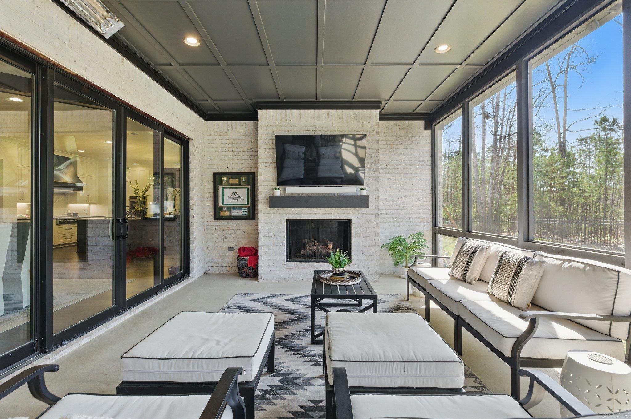 CHENAL VALLEY HALLEN COURT - Residential