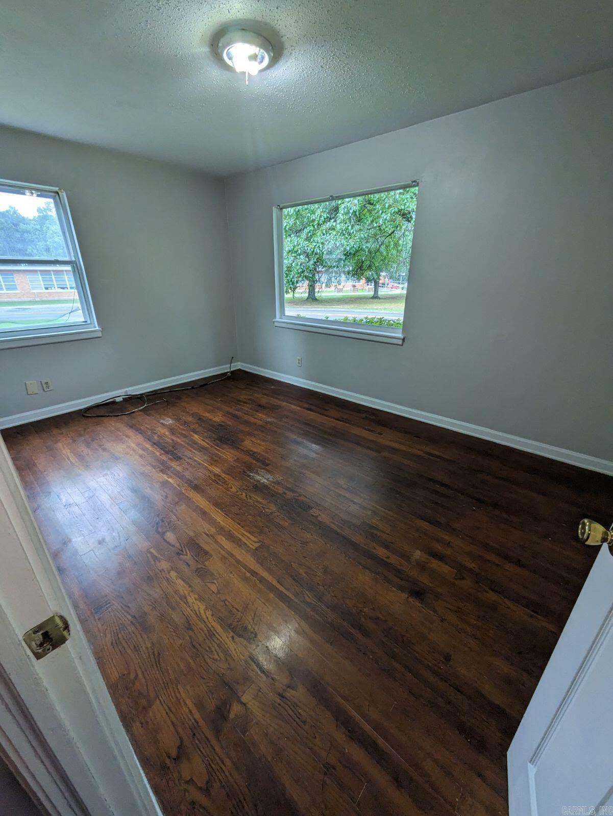 BELWOOD ADDN - Residential Lease