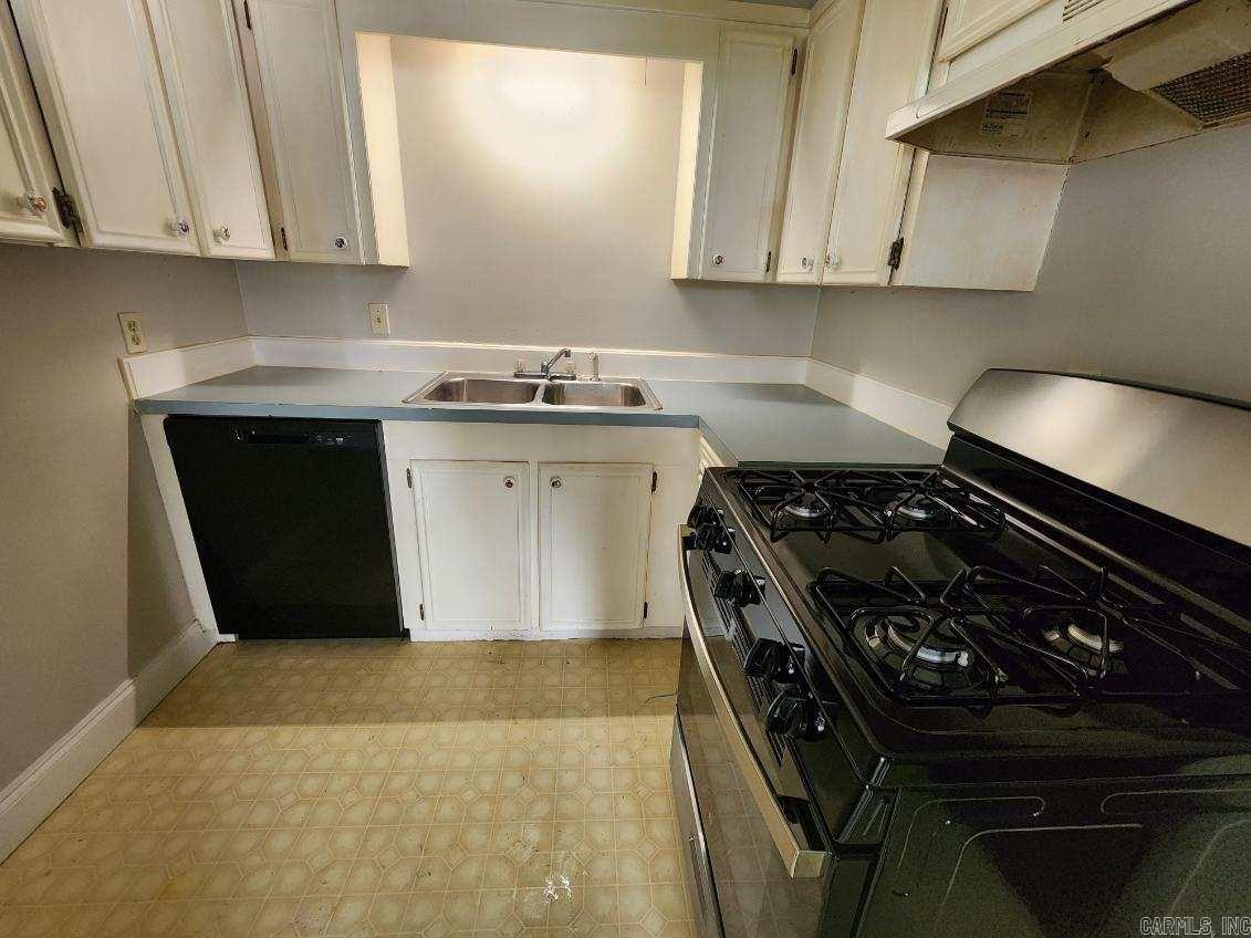 BELWOOD ADDN - Residential Lease