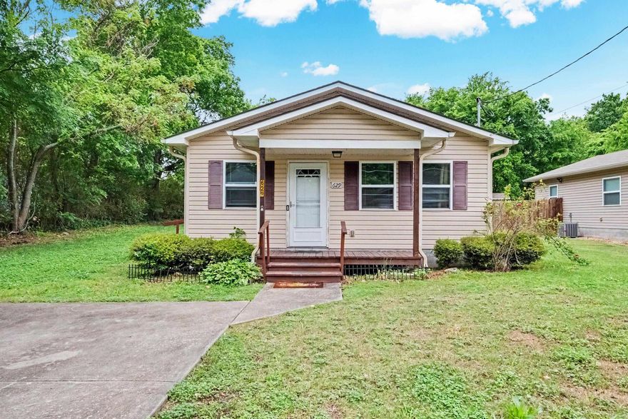 Welcome to this charming 3 bedroom home. Perfect for a first time home owner or someone looking to add to their portfolio. Located on a large lot with a storage building, in the heart of Hot Springs, close to local amenities on Central Ave such as shopping, restaurants and much more. This one is a must see! AGENTS SEE REMARKS.