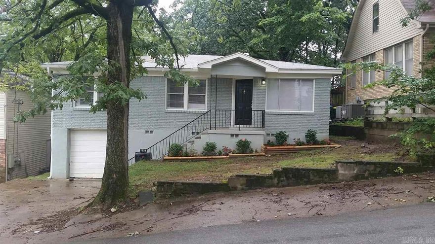 Cute Little Rock home available for rent! Features include hardwood floors, granite, back deck, nice back yard, great location. This home is located off of Mississippi Road in Central Little Rock, close to dining, shopping, Meriwether park, you name it!