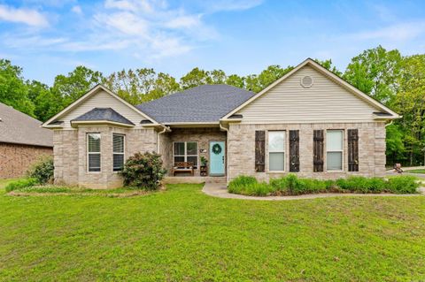 Photo of 31 Brentwood Drive, Vilonia, AR 72173 (MLS # 26014180)