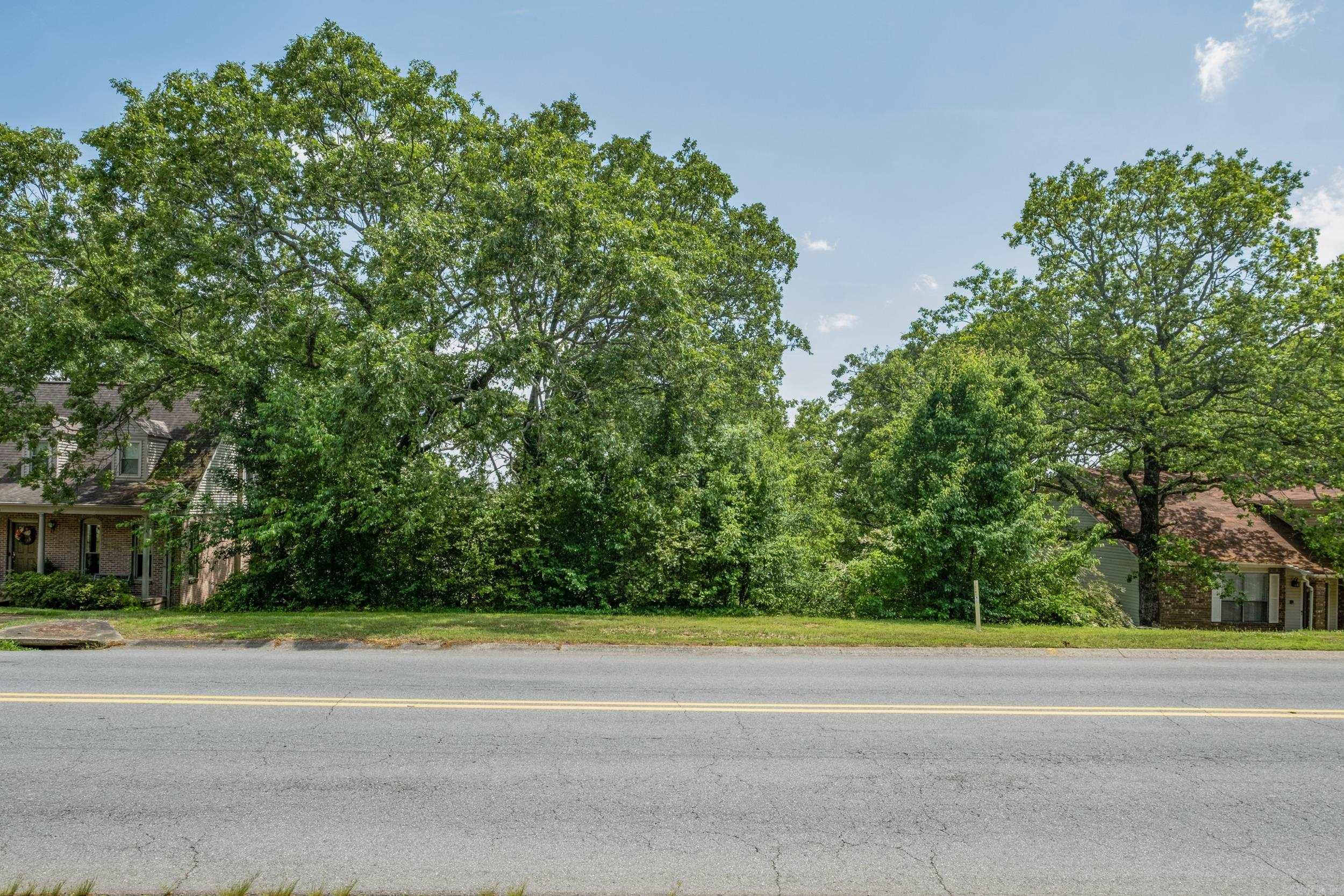 Don't miss this rare opportunity to build your dream home just seconds away from premier shopping, dining, and entertainment. Nestled in a vibrant community, this residential lot offers access to exceptional amenities, including a swimming pool, tennis courts/pickle ball courts/basketball court, playground, picnic area, scenic fitness/bike trails. Enjoy the perfect balance of convenience and lifestyle with quick access to the highway for easy commuting. A prime location and an unbeatable value-schedule your visit today!
