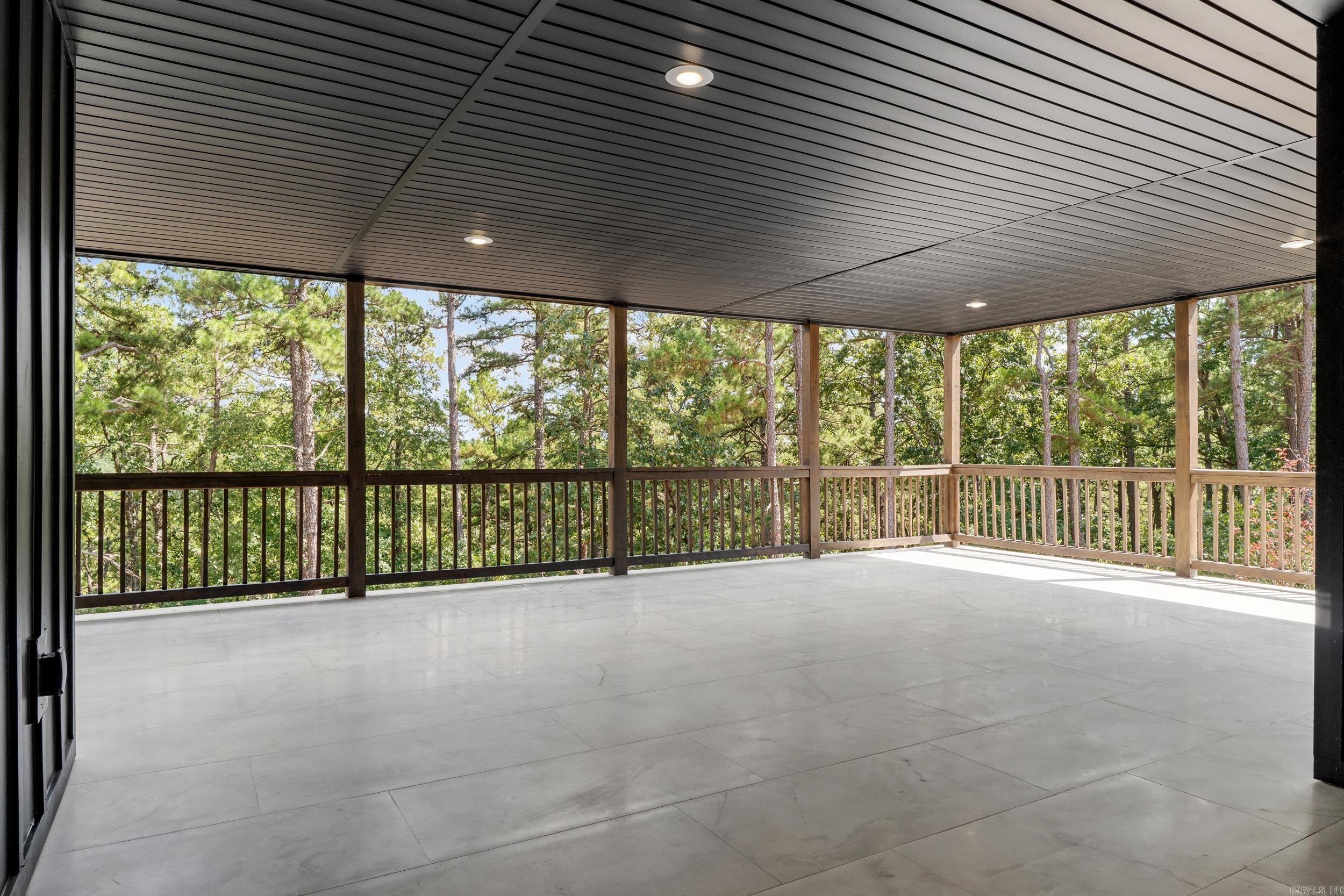 CHENAL VALLEY "FALSTONE COURT" - Residential