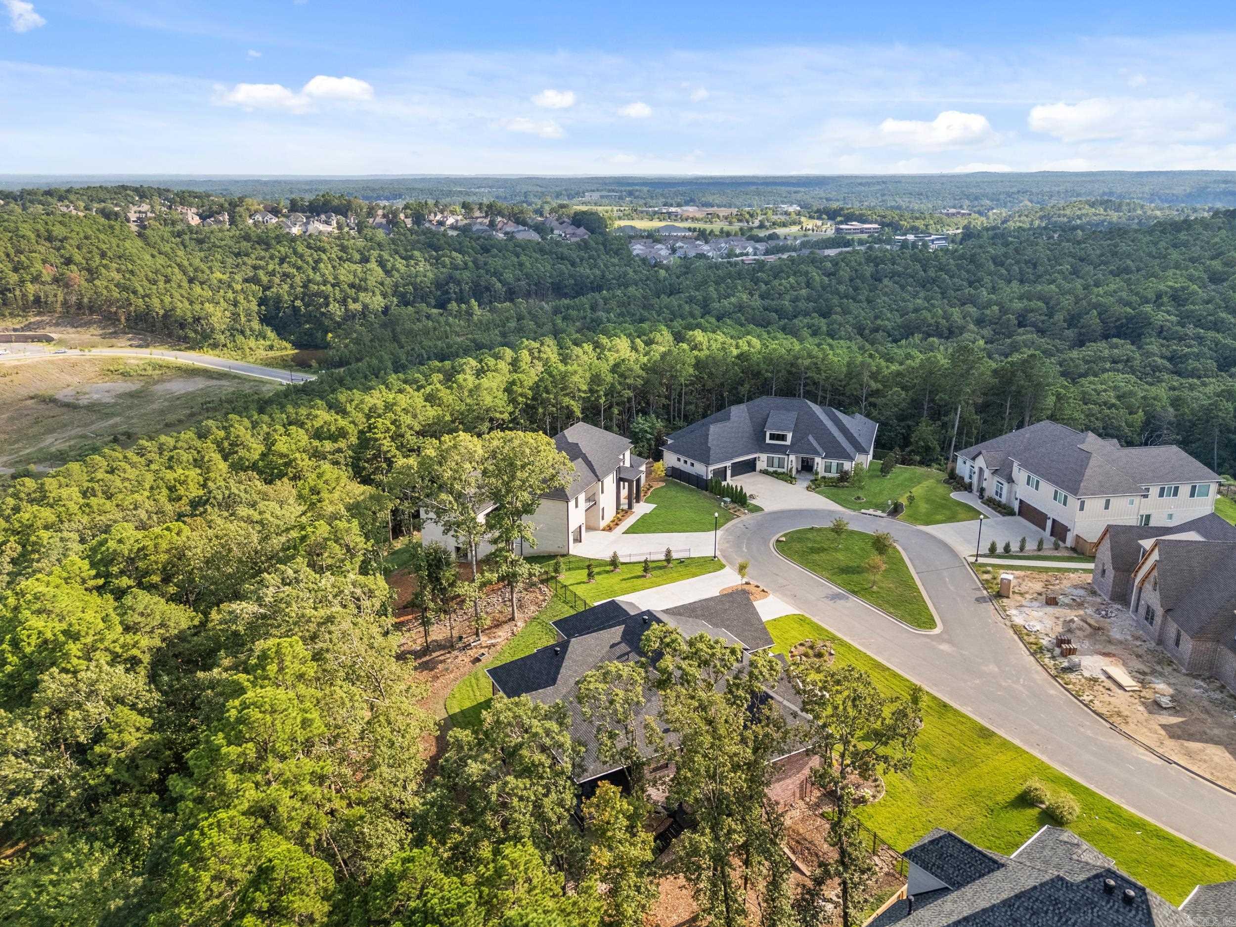 CHENAL VALLEY "FALSTONE COURT" - Residential