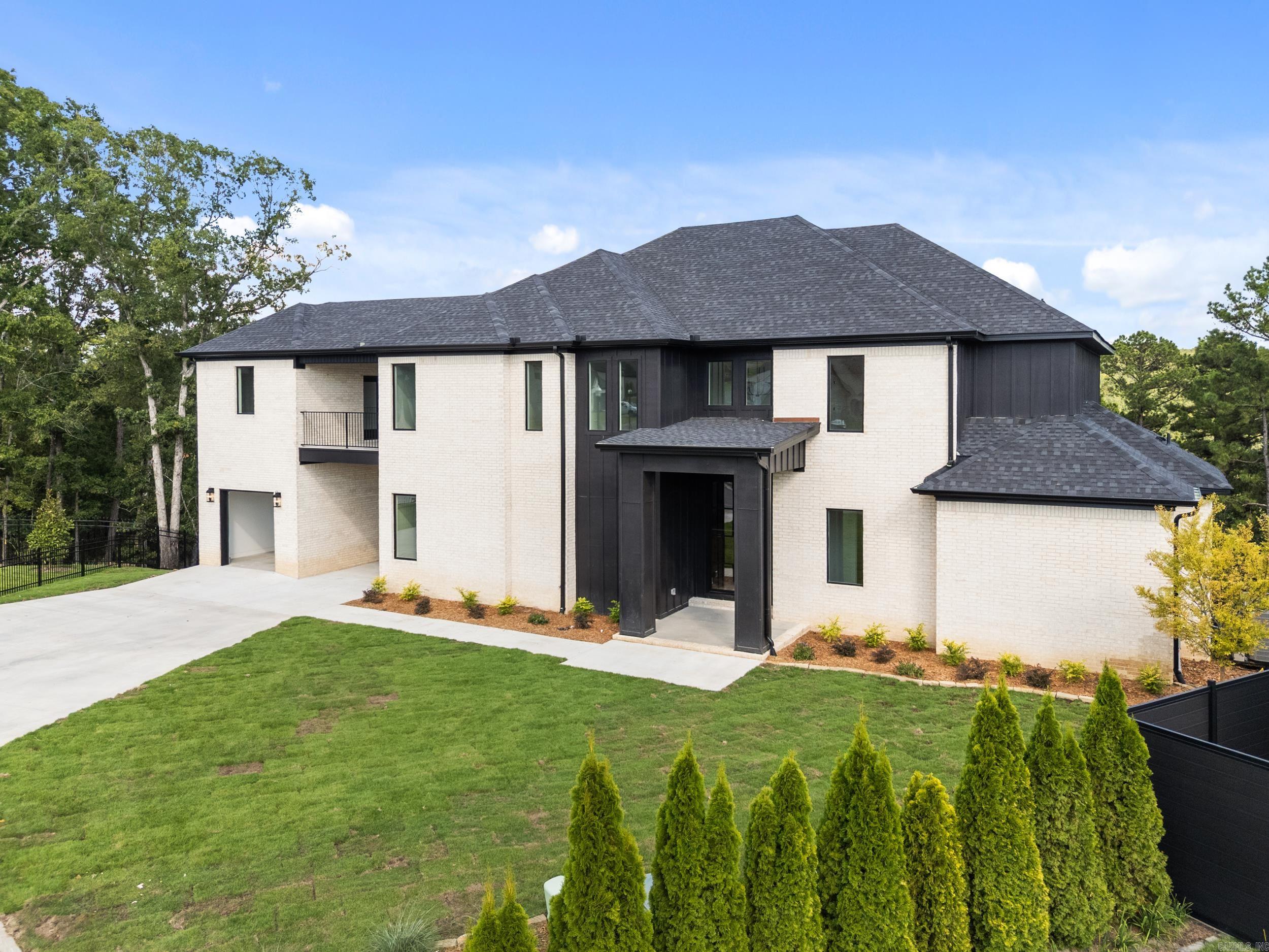 CHENAL VALLEY "FALSTONE COURT" - Residential