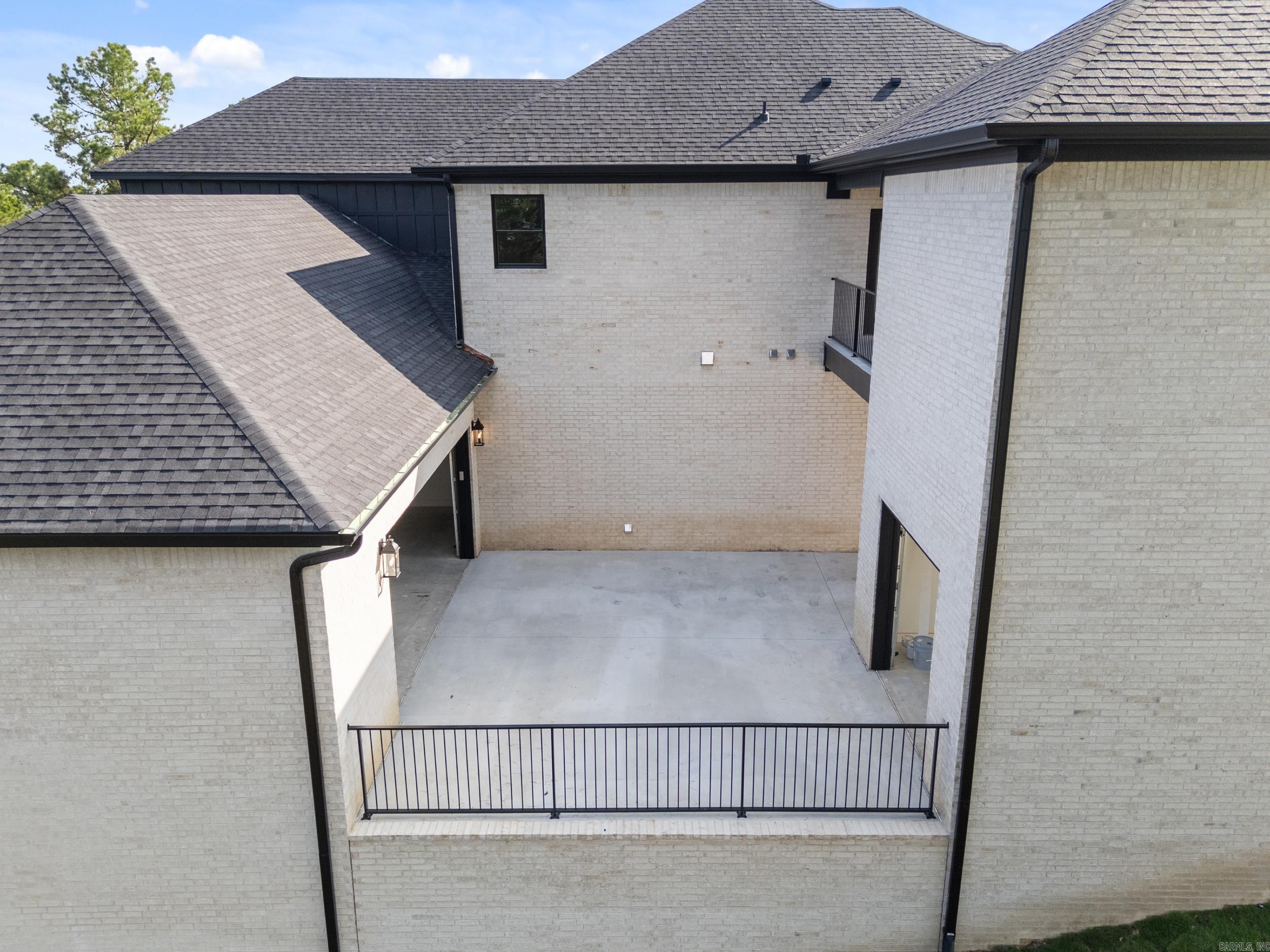 CHENAL VALLEY "FALSTONE COURT" - Residential